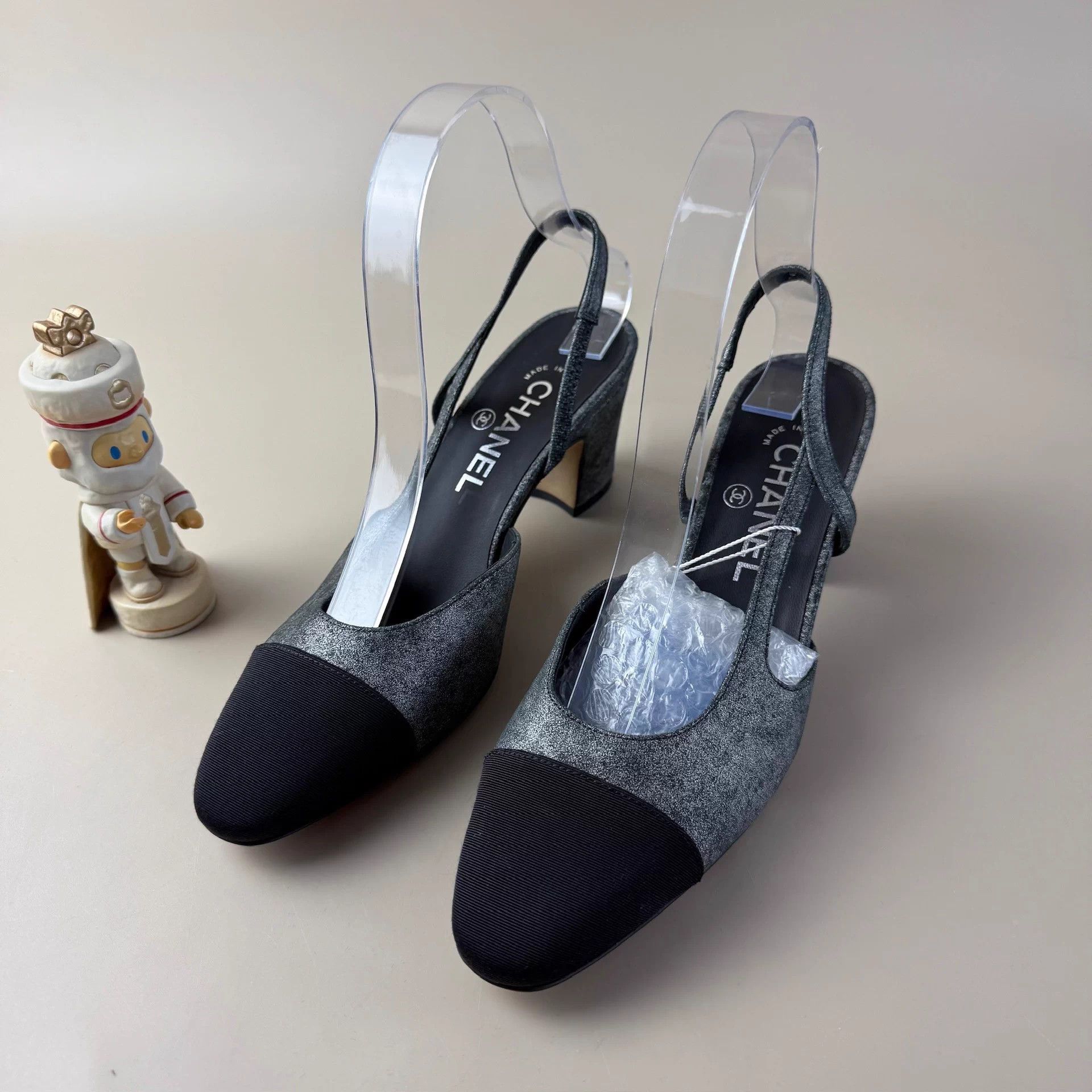 Chanel Chanel black and gray CC silver buckle heels Size US 6 / IT 36 - 1 Thumbnail