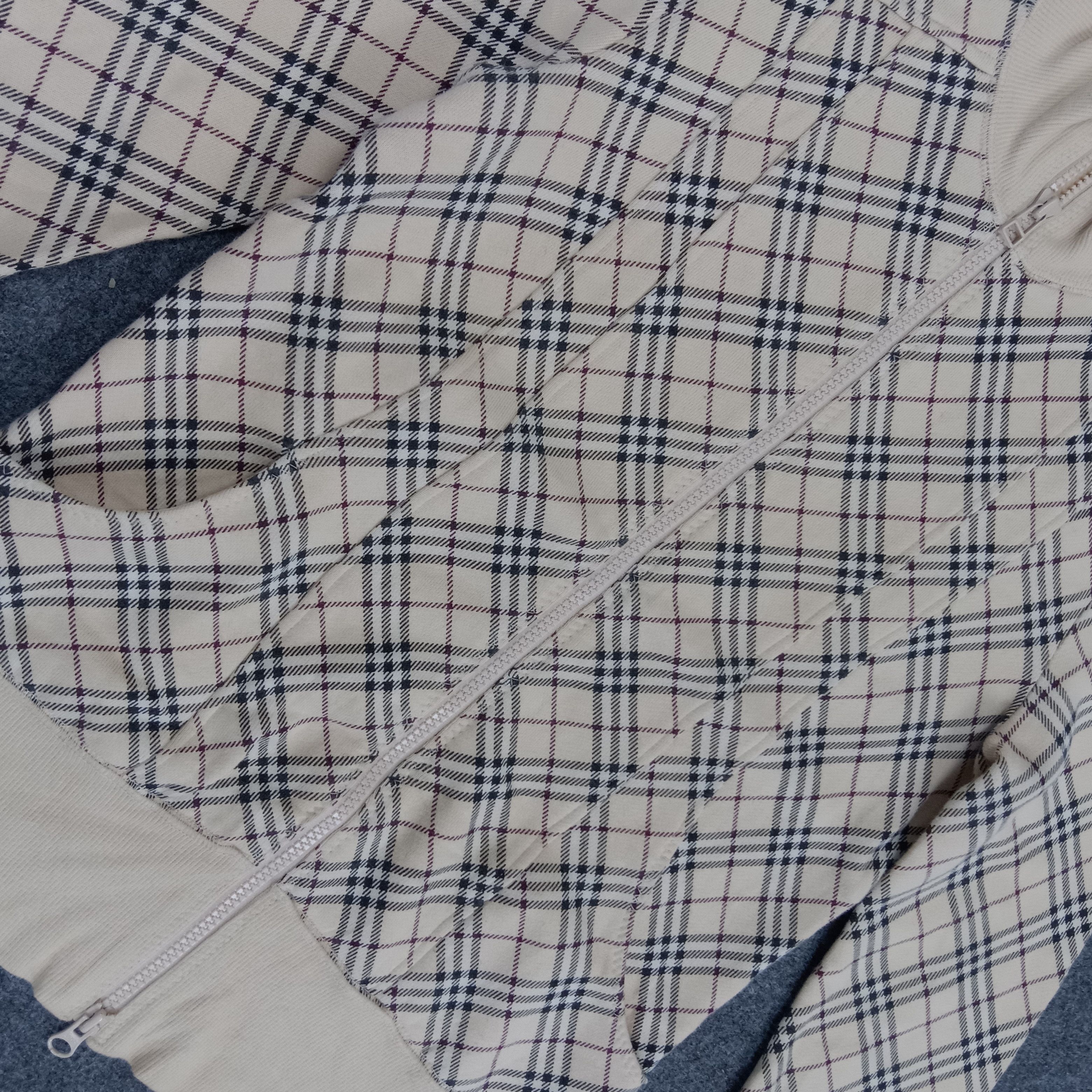 Burberry × Vintage Burberry London Nova Check Blue Label Sweater Size XS / US 0-2 / IT 36-38 - 2 Thumbnail