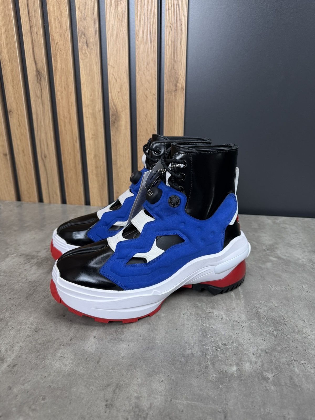 Maison Margiela × Reebok Maison Margiela x Reebok Tabi Instapump Fury Size US 10 Size US 10 / EU 43 - 2 Thumbnail
