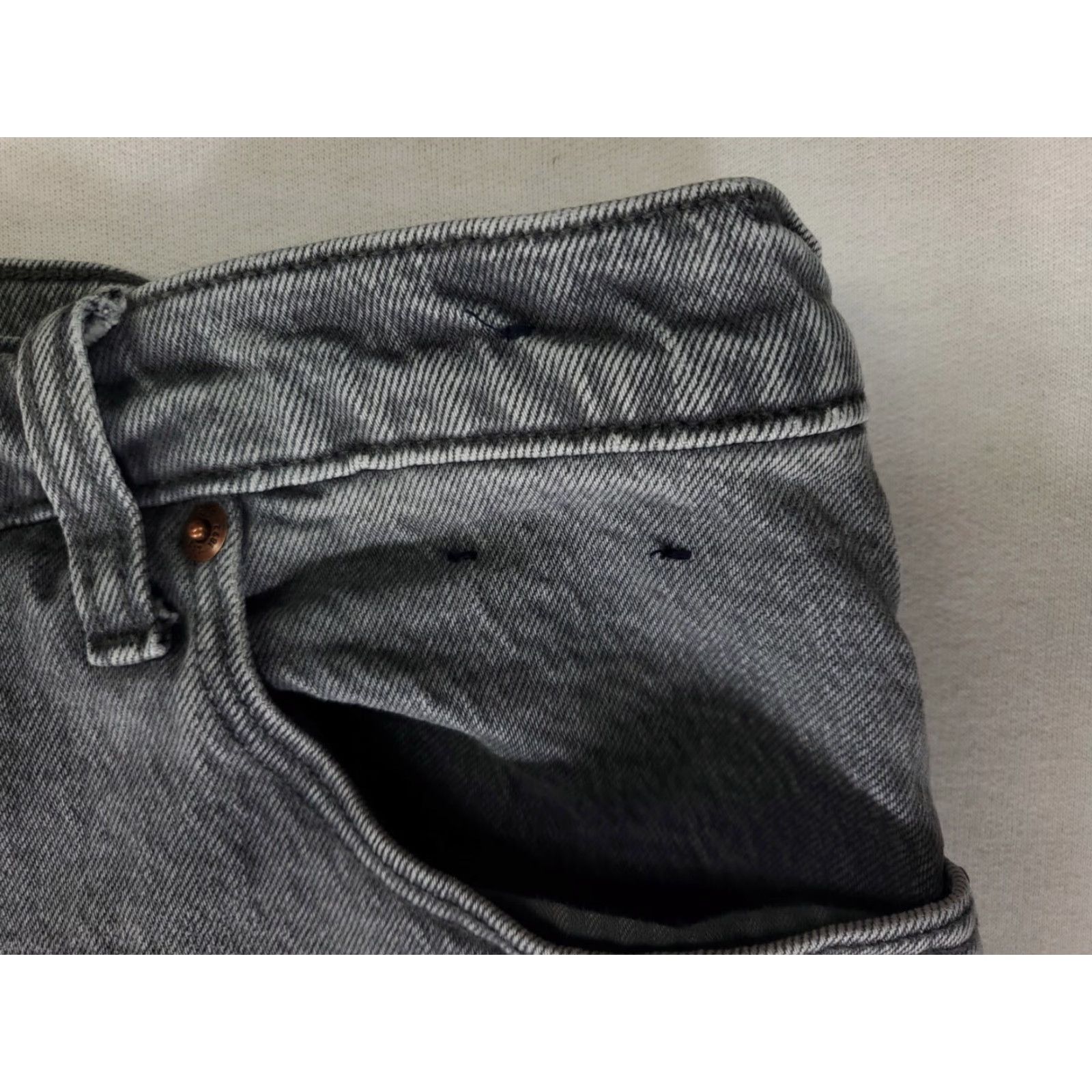 Abercrombie & Fitch Abercrombie & Fitch Jeans 90s Gray Womens 36 x 30 Plus Inseam 30 Straight Jeans Womens Mens? Size 25" / US 0 / IT 36 - 4 Thumbnail