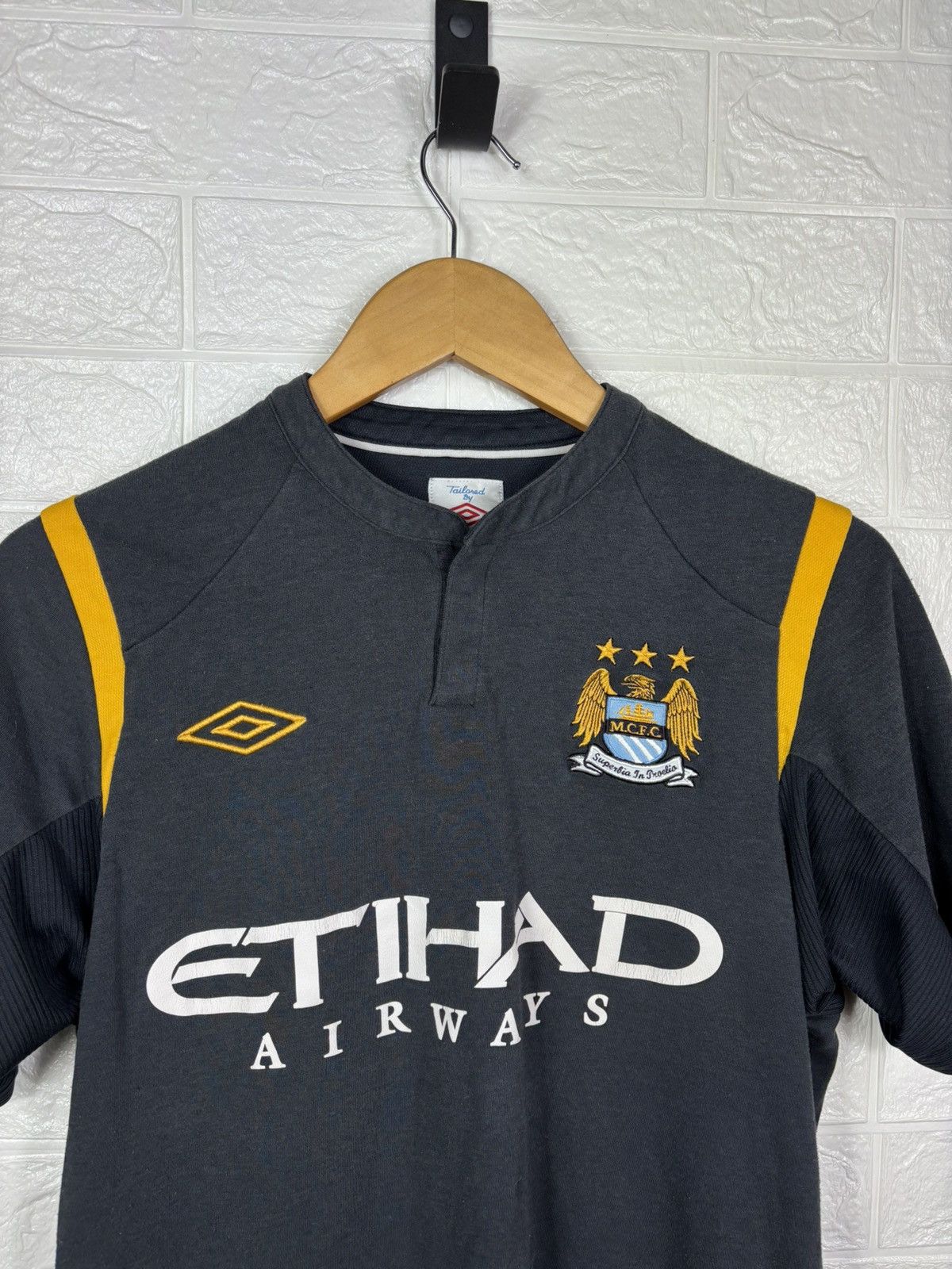 Umbro MANCHESTER CITY 2009 2010 JERSEY UMBRO MEN #25 ADEBAYOR Size US S / EU 44-46 / 1 - 4 Thumbnail