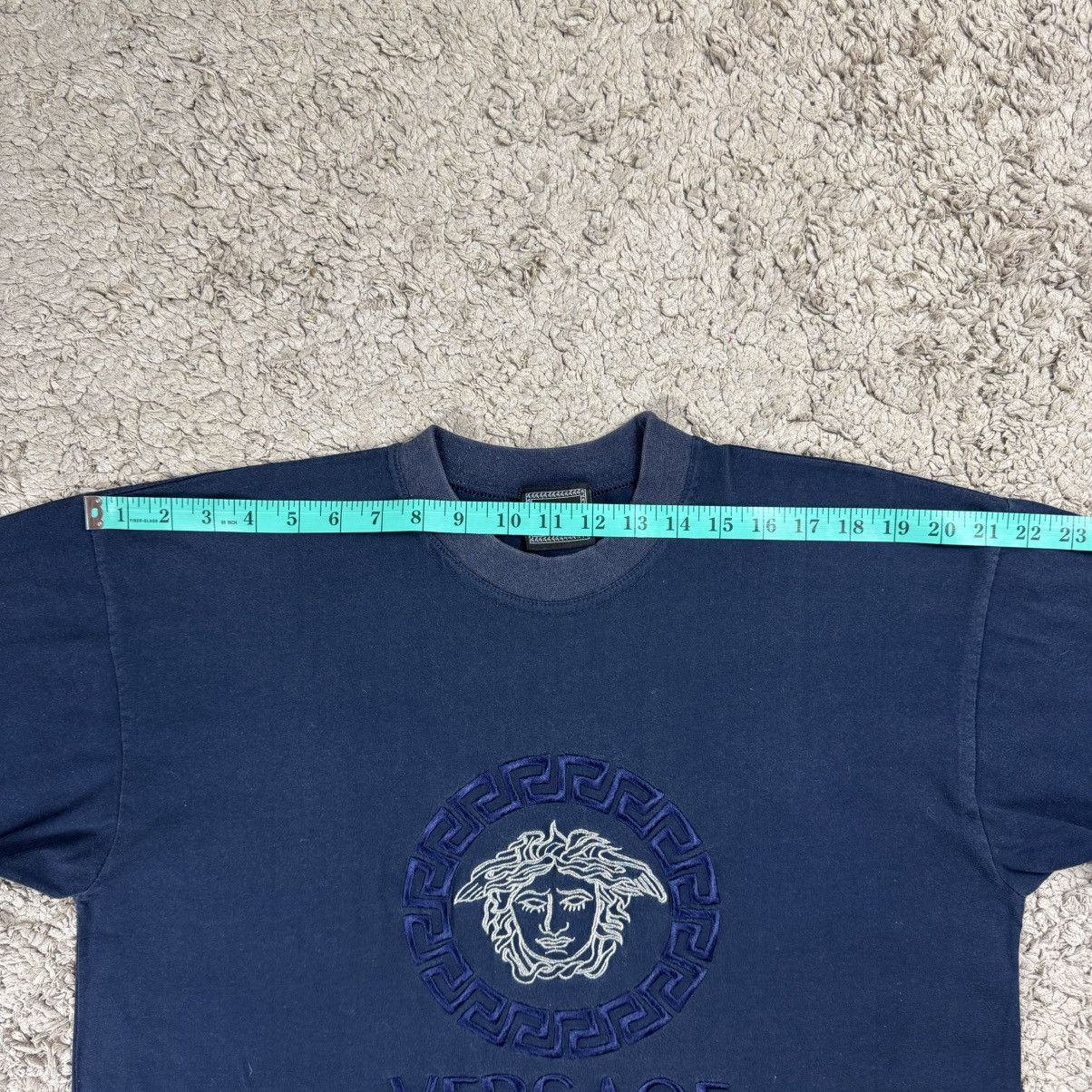 Versace Vintage Versace Embroidery Logo T-shirt Size US L / EU 52-54 / 3 - 14 Thumbnail