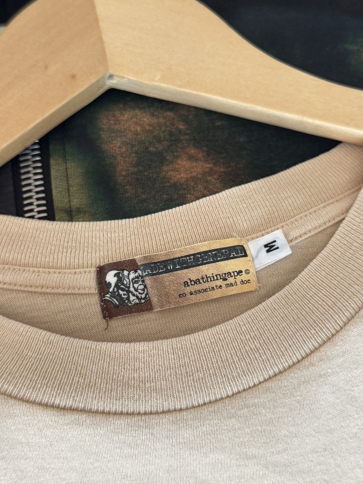 Bape Rare 2000s Bape Baby Milo Brown Gradient Graphic Art Tee Size US L / EU 52-54 / 3 - 2 Thumbnail