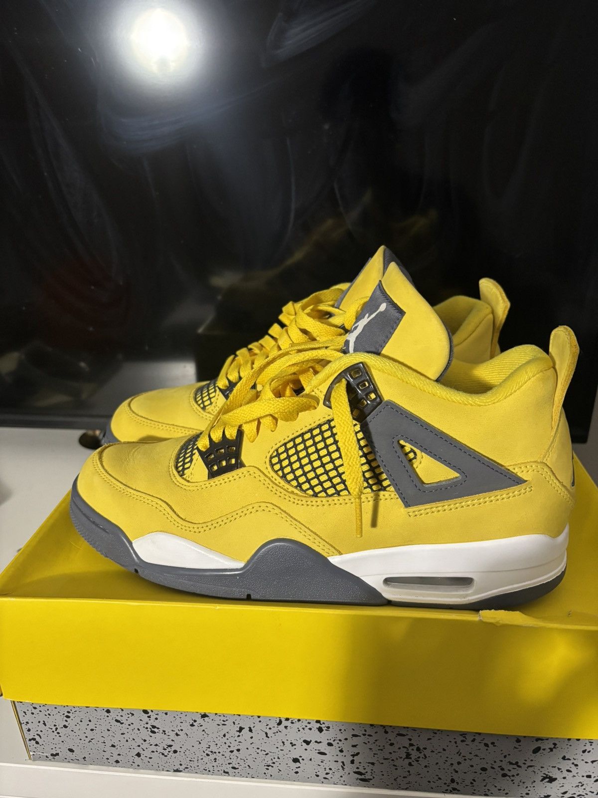 Jordan Brand Air Jordan 4 Retro 'Lightning' 2021 Size US 9.5 / EU 42-43 - 3 Thumbnail