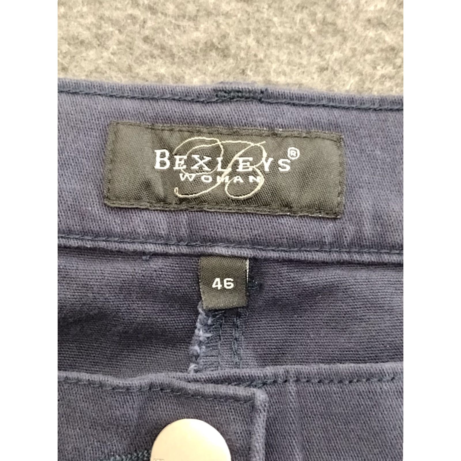 Vintage Bexleys Women's High Rise Chino Shorts Gray/Blue 46 Shorts Womens Plus Size 46 Cotton Blend Zip 5-Pocket Inseam 12 in Casual Summer CIVARIANT Size 32" / US 10 / IT 46 - 5 Thumbnail