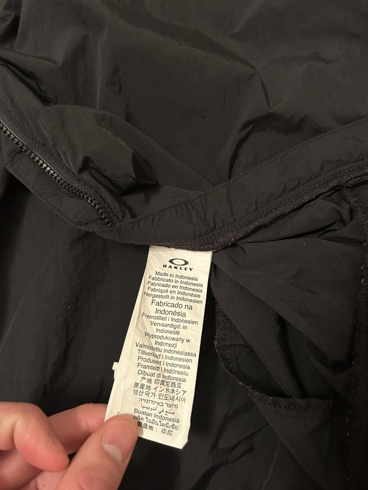 Oakley Like new Oakley Anorak Size US L / EU 52-54 / 3 - 5 Thumbnail