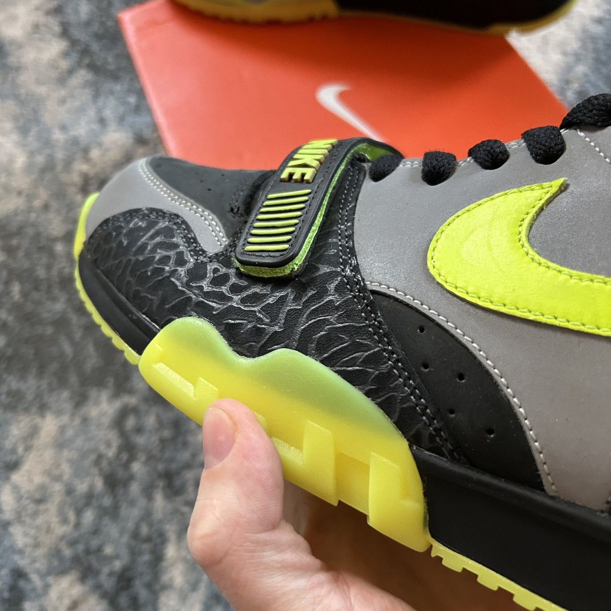 Nike 2008 DJ CLARK KENT AiR TRAiNER 1 PREMiUM 112 NEON VOLT 3M Size US 11 / EU 44 - 6 Thumbnail