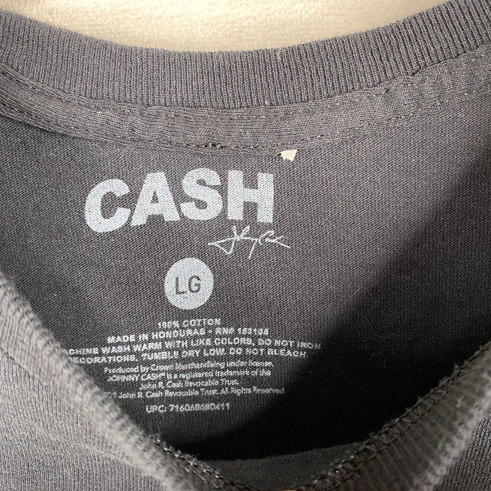Vintage VINTAGE Johnny Cash T Shirt Mens L The Man in Black Sun Records Black Guitar Tee Size US L / EU 52-54 / 3 - 4 Thumbnail