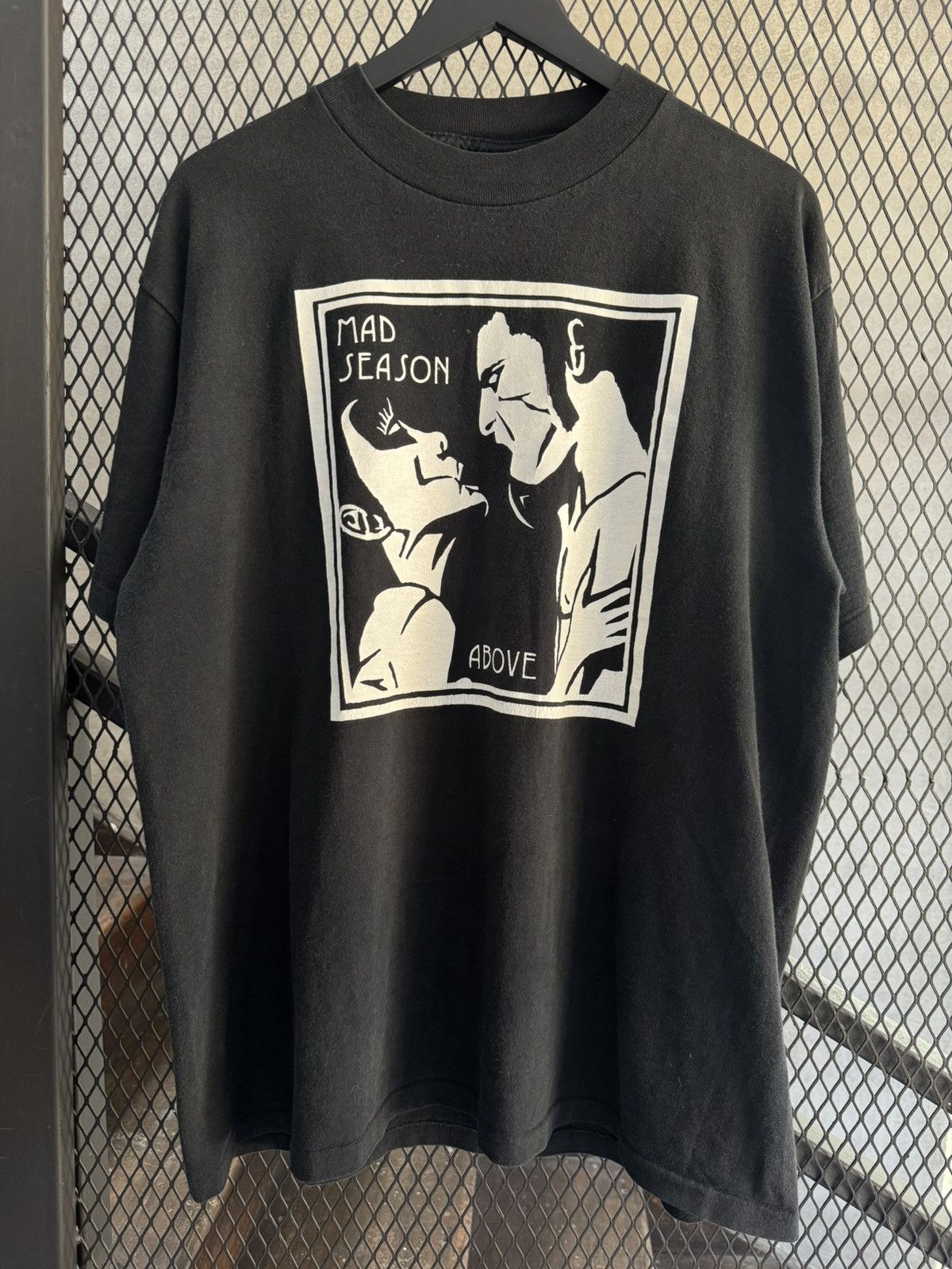 Band Tees × Vintage Vintage RARE 1990s Mad Season Above Tee Size US XL / EU 56 / 4 - 1 Thumbnail