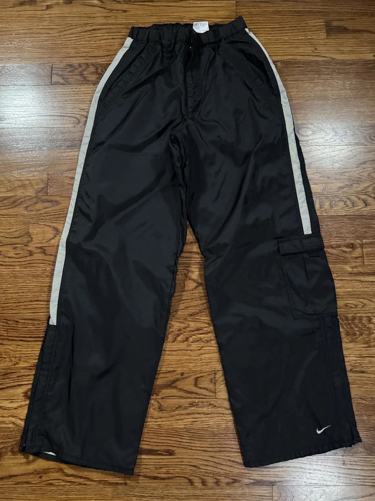 Nike Vintage Nike Black / Grey Cargo Windbreaker Pants (Size S) Size US 30 / EU 46 - 2 Thumbnail