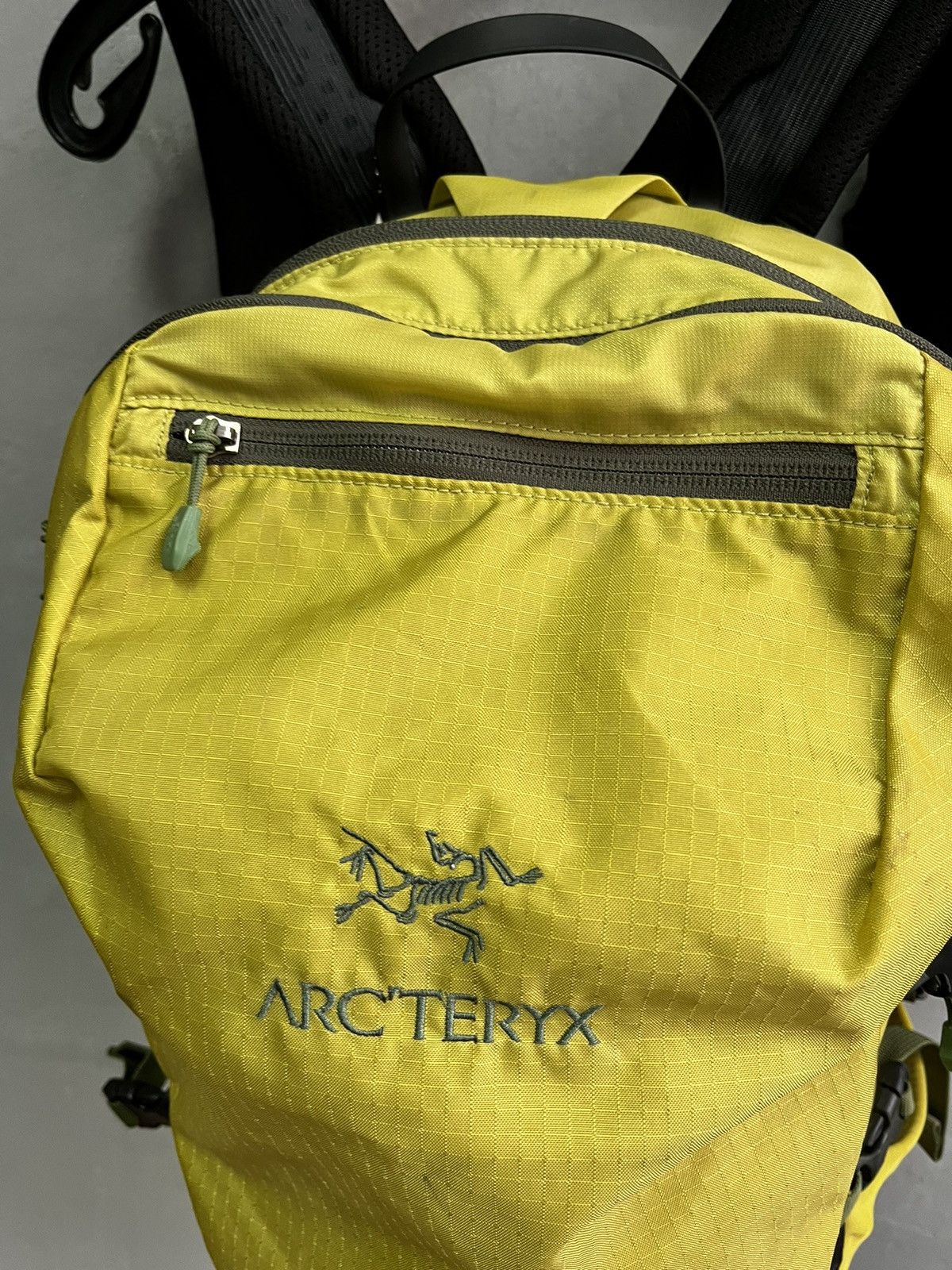 Arc'teryx Arc'teryx Axios 25 Nylon Backpack Bag Made in Philippines Size ONE SIZE - 3 Thumbnail