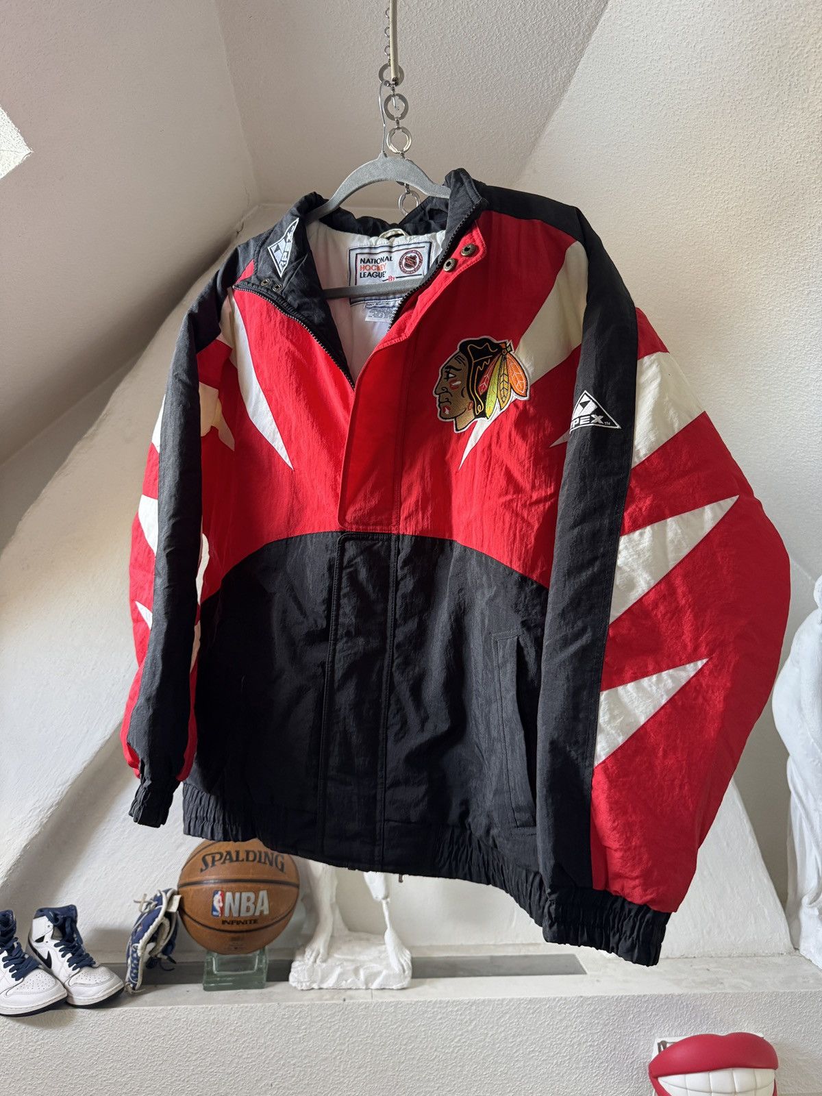 Apex One Rare 1990s Chicago Blackhawks Sharktooth Jacket by Apex One Size US L / EU 52-54 / 3 - 1 Thumbnail