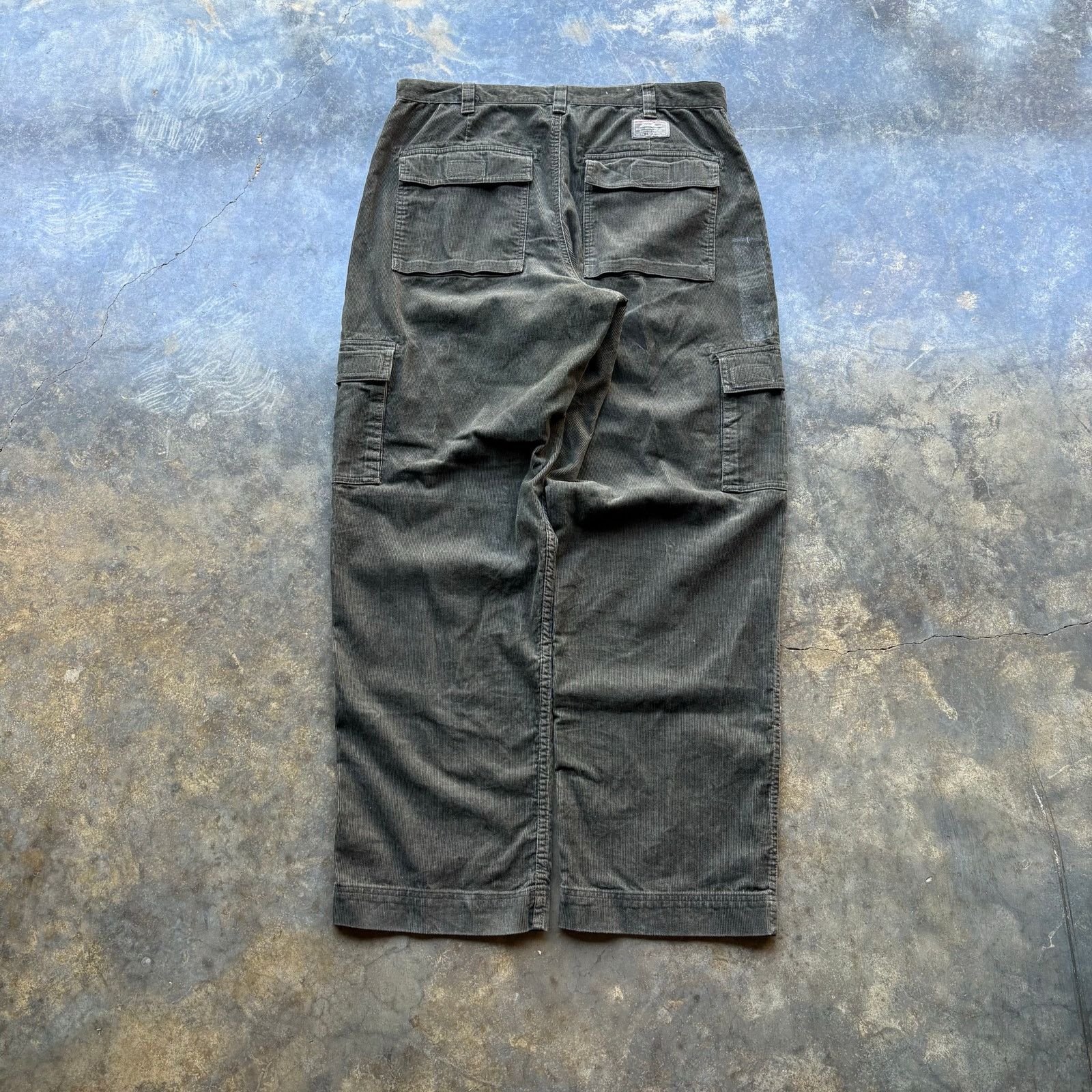 Eddie Bauer Vintage Eddie bauer thick corduroy cargo pants Size US 36 / EU 52 - 1 Thumbnail