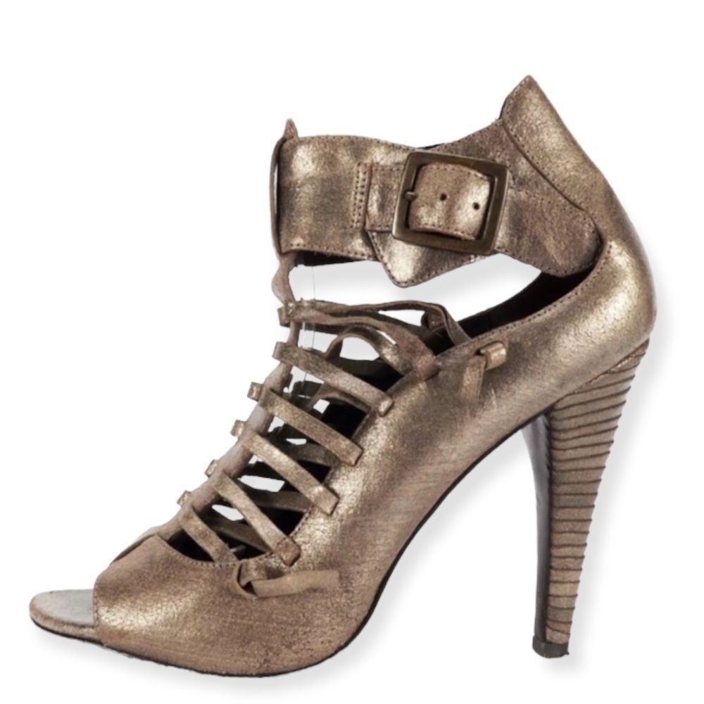 Elizabeth and James SZ 7.5 caged heels