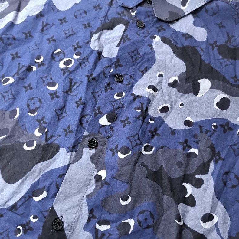 Louis Vuitton Louis Vuitton Camouflage Full Logo Shirt 2505-Nextarrow Size US L / EU 52-54 / 3 - 3 Thumbnail