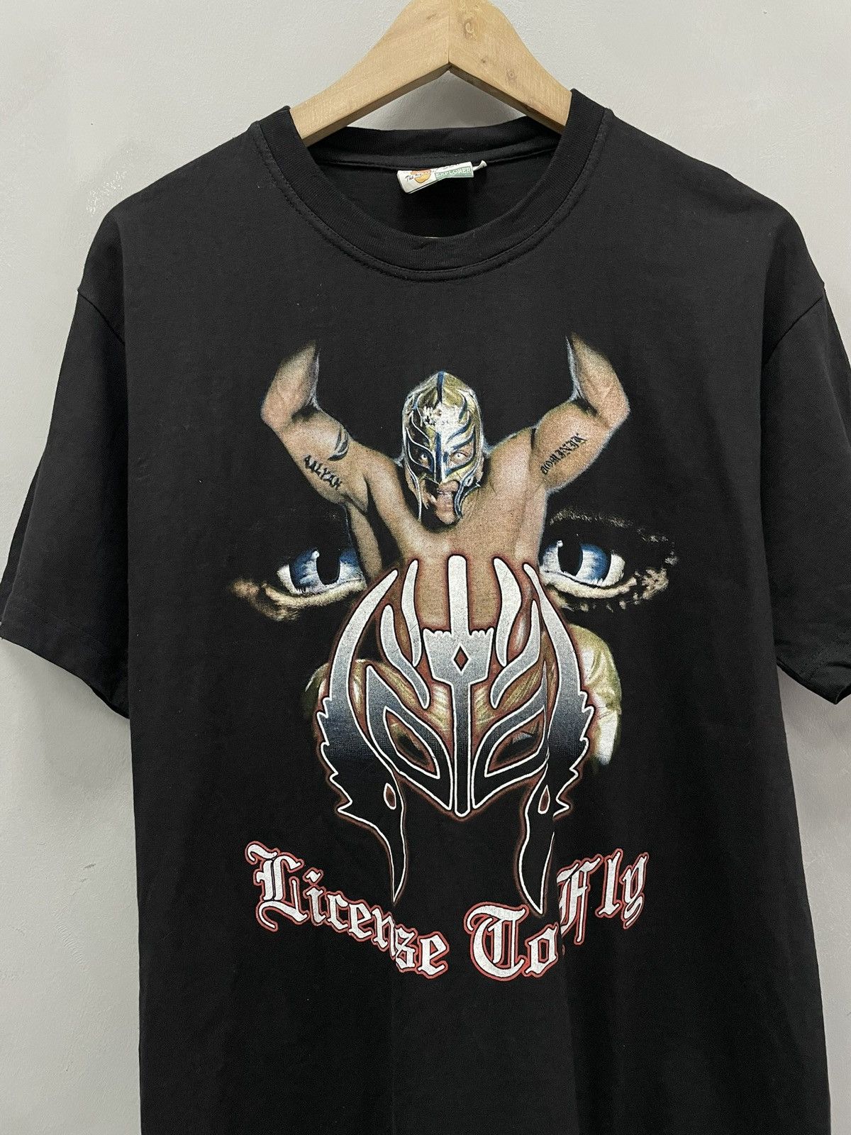 WWE Vintage Rey Mysterio WWE License To Fly Y2K Graphic Tee 90s Size US L / EU 52-54 / 3 - 2 Thumbnail