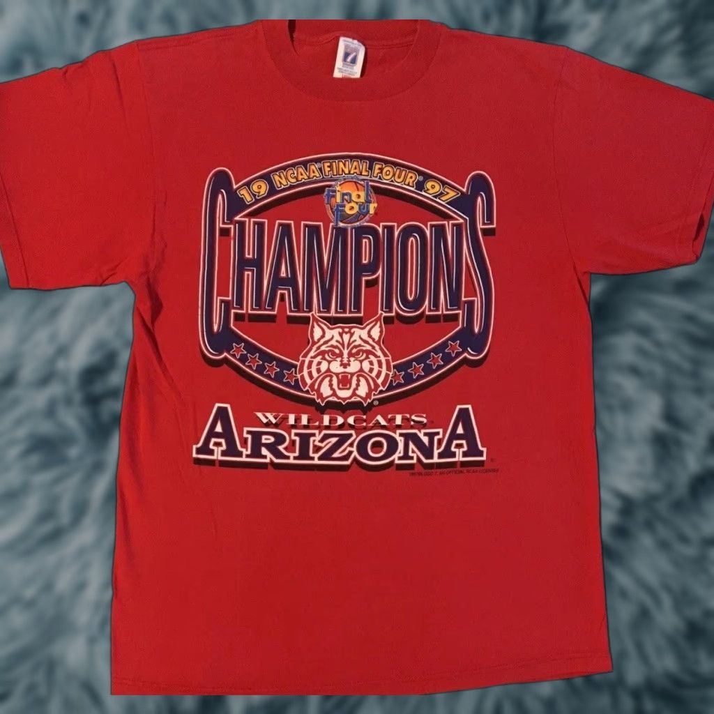 Vintage VINTAGE Arizona Wildcats Shirt L Men Red 90s College Grunge Final Four Champion University of Arizona Track & Field USA USA Theme Graphic Tee Size US L / EU 52-54 / 3 - 1 Thumbnail