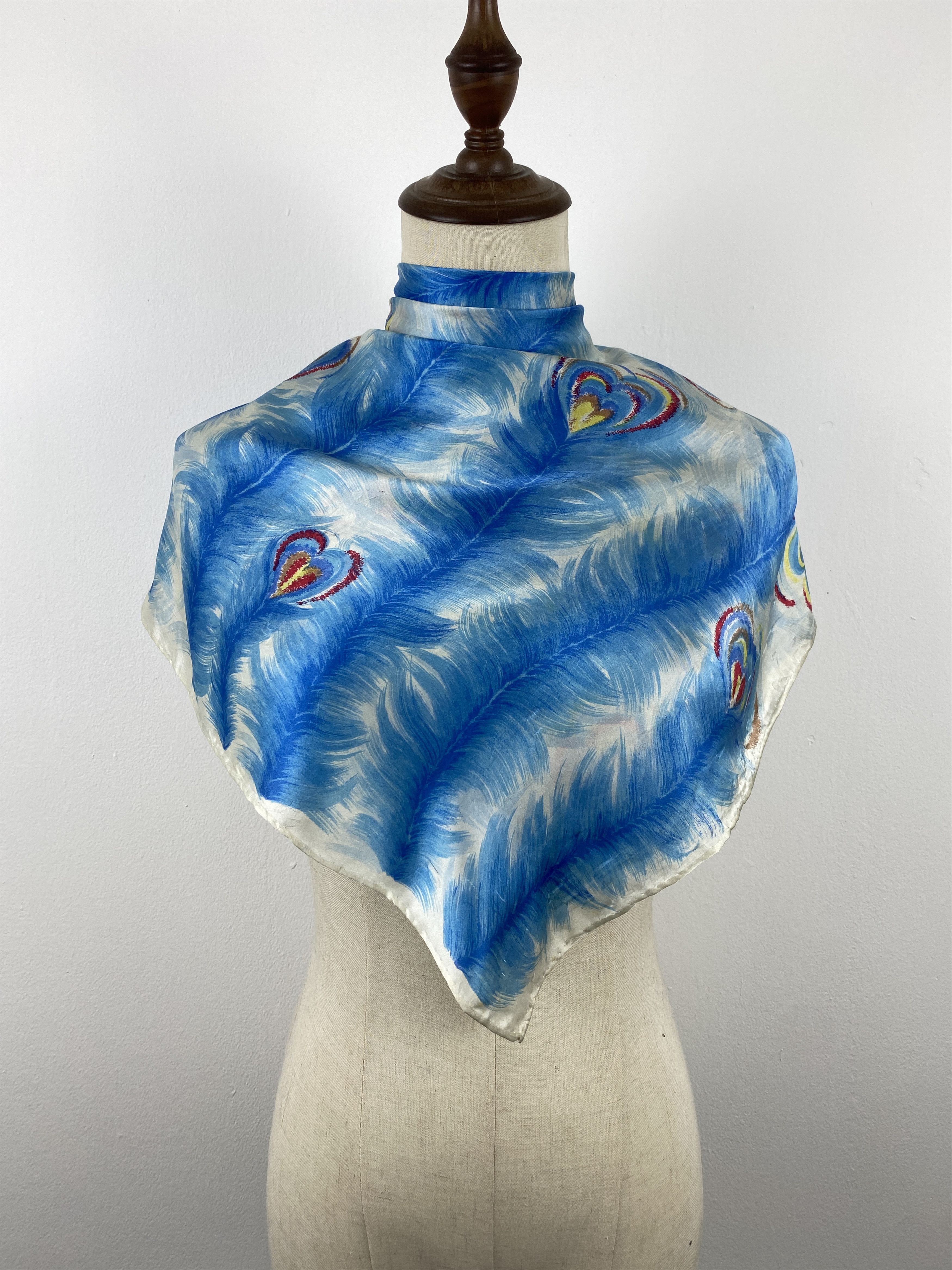 Japanese Brand Vintage Japan Brand Heart Silk Scarf SN0162 Size ONE SIZE - 1 Thumbnail