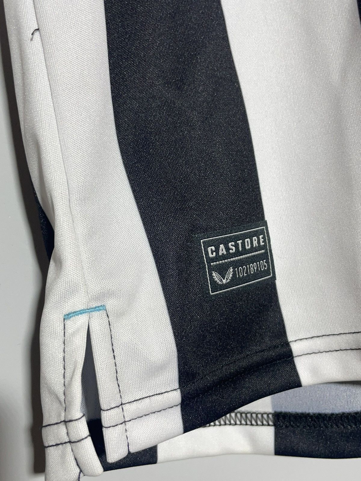 Castore Newcastle United Castore 2023/24 Home Football Shirt Size US L / EU 52-54 / 3 - 7 Thumbnail
