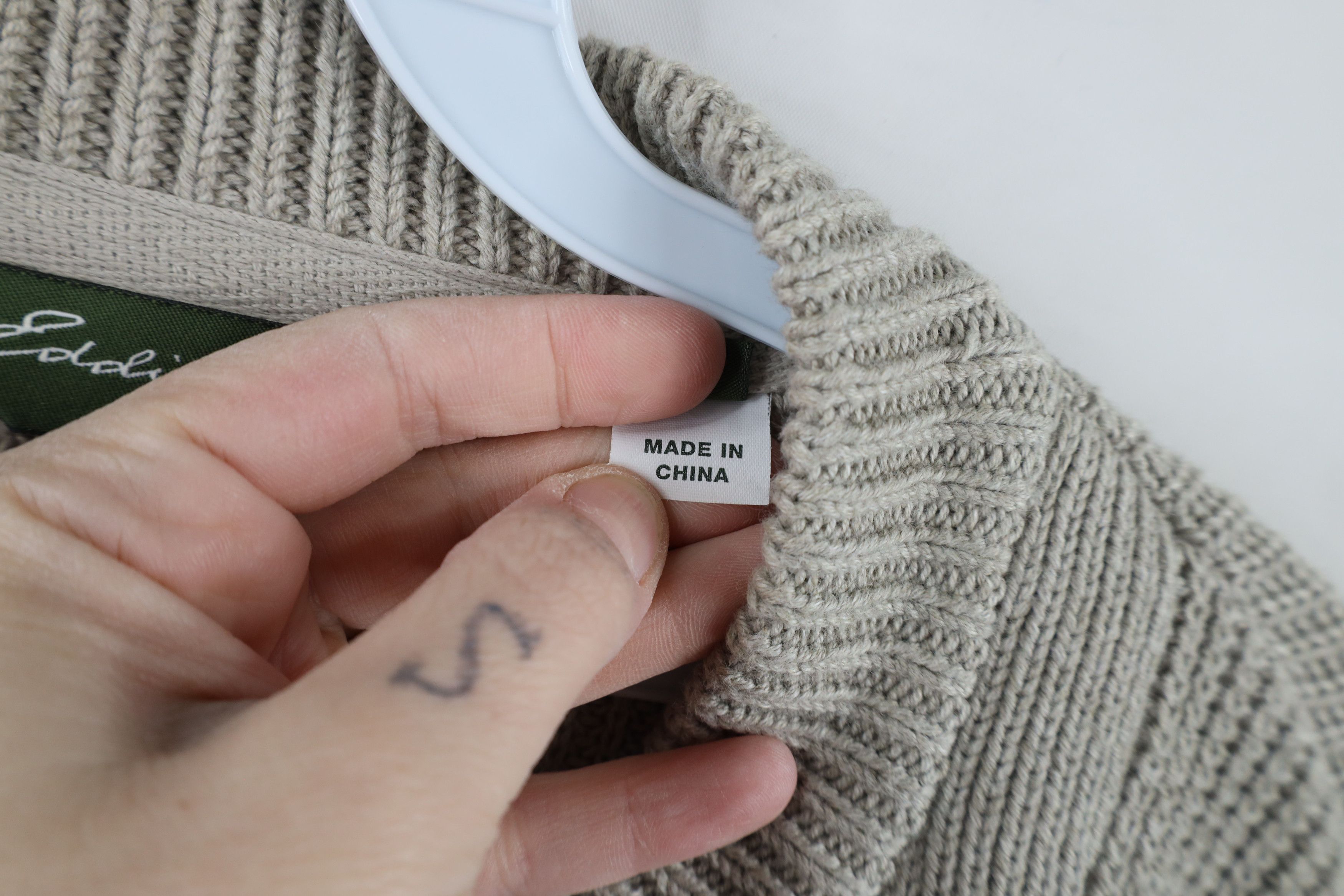 Eddie Bauer × Vintage Vintage Eddie Bauer Ribbed Knit Henley Sweater Beige Cotton Size US XL / EU 56 / 4 - 7 Thumbnail