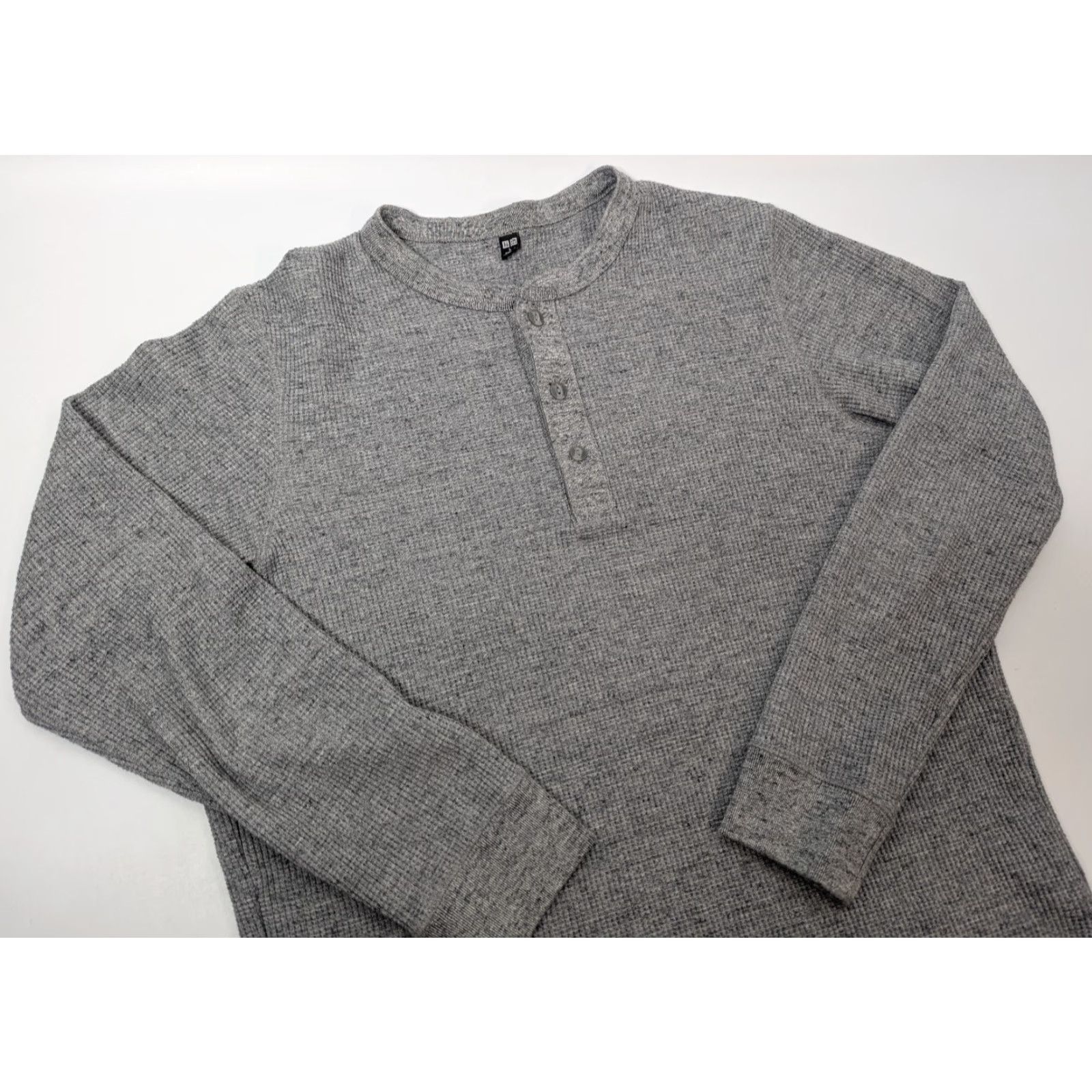 Uniqlo Uniqlo Thermal Shirt Mens Large Gray Knit Long Sleeve Waffle Henley Top Size US L / EU 52-54 / 3 - 2 Thumbnail