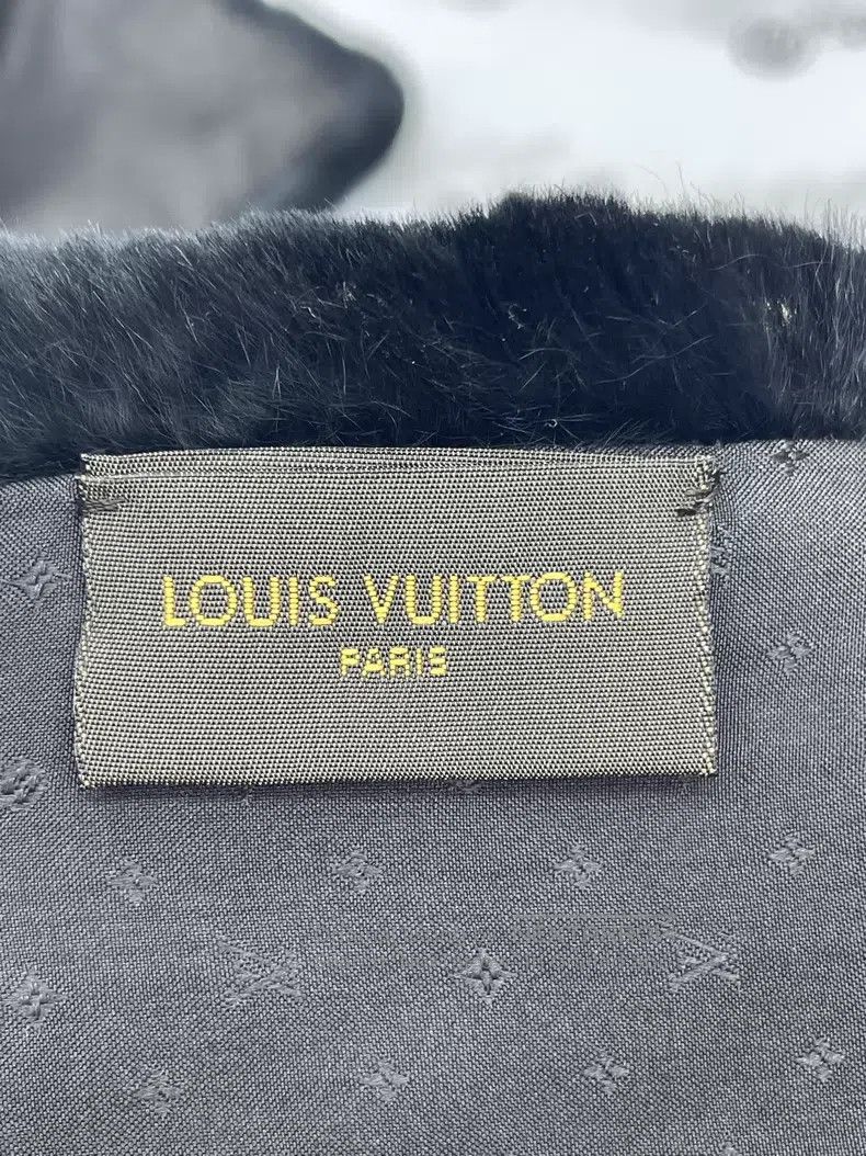 Louis Vuitton Louis Vuitton Black and pink jacquard logo fur scarf Size ONE SIZE - 8 Thumbnail