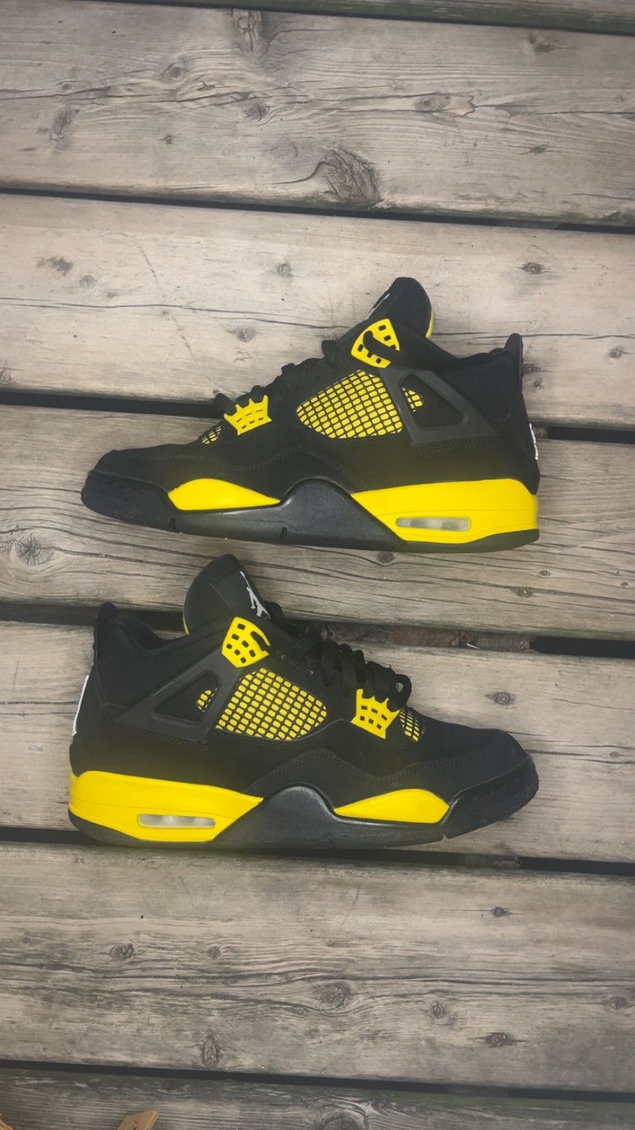 Jordan Brand 2023 Air Jordan 4 Thunder Yellow/Black With Box Size US 9 / EU 42 - 2 Thumbnail