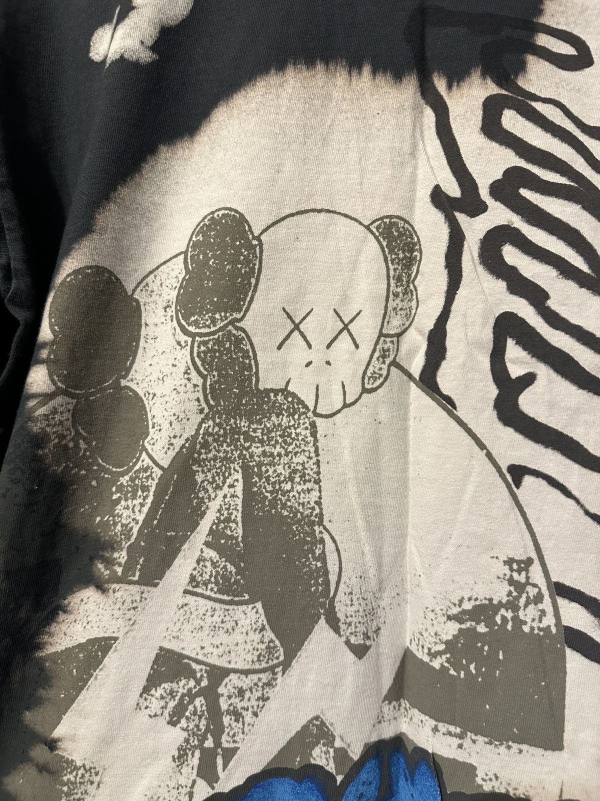 Fragment Design × Kaws × Travis Scott Travis Scott x Fragment x Kaws long sleeve Size US M / EU 48-50 / 2 - 5 Thumbnail