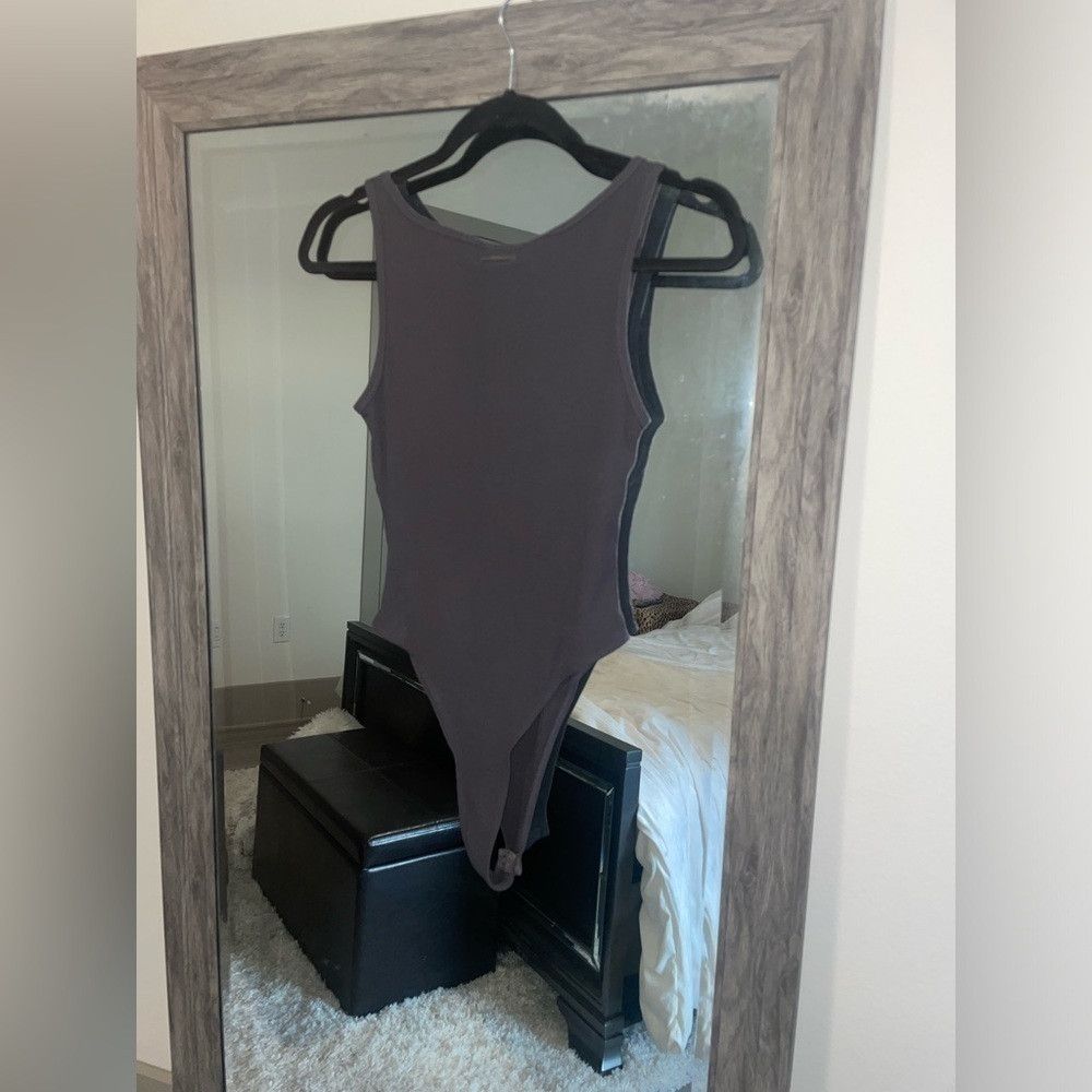 Alphalete Athletics Monarch collection alphalete cutout grey bodysuit Size M / US 6-8 / IT 42-44 - 4 Thumbnail