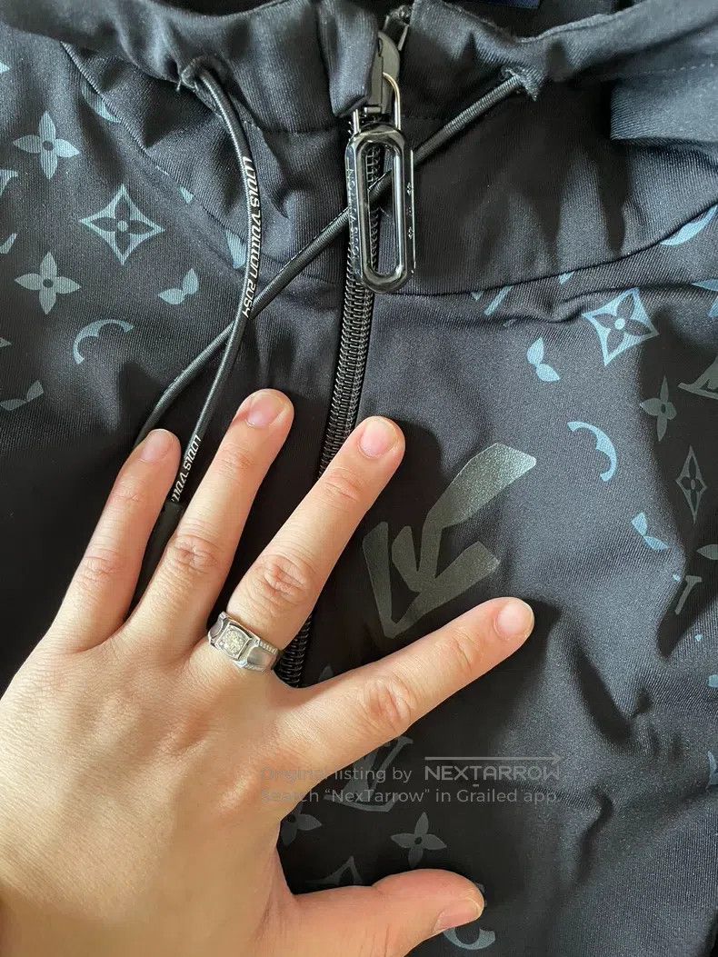 Louis Vuitton Louis Vuitton Full logo design jacket Size US L / EU 52-54 / 3 - 3 Thumbnail
