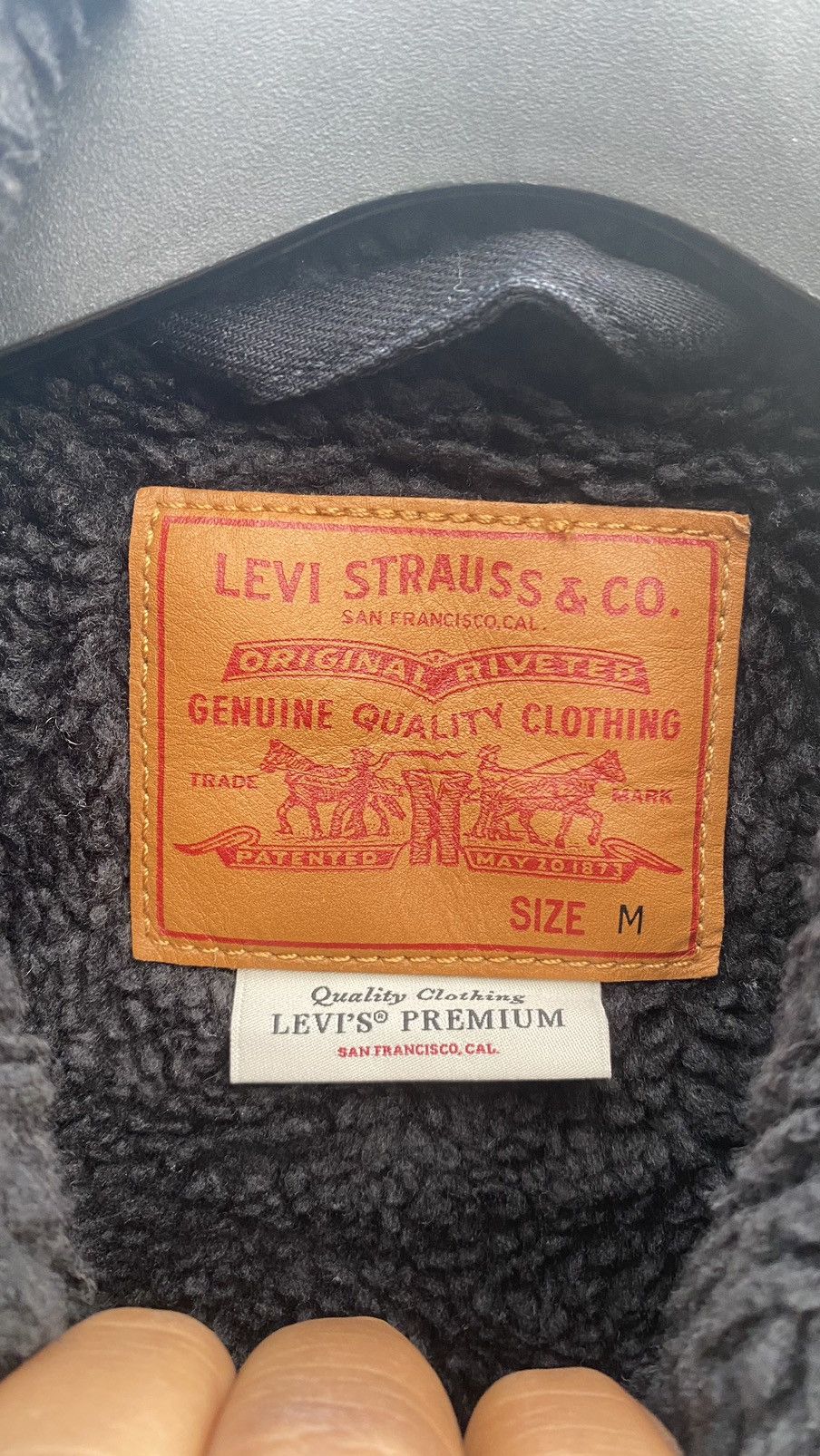 Levi's Levi's x Disney Mickey Mouse Sherpa Trucker Denim Jacket Size US M / EU 48-50 / 2 - 7 Thumbnail