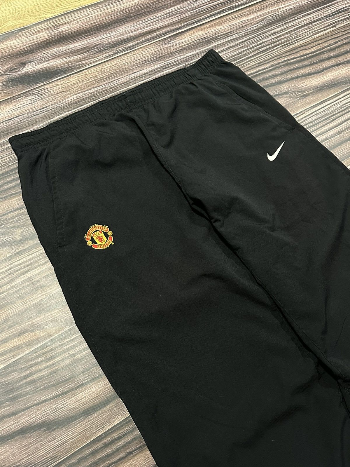 Nike × Vintage Vintage Nike Nylon pants Soccer football Manchester United Size US 34 / EU 50 - 2 Thumbnail