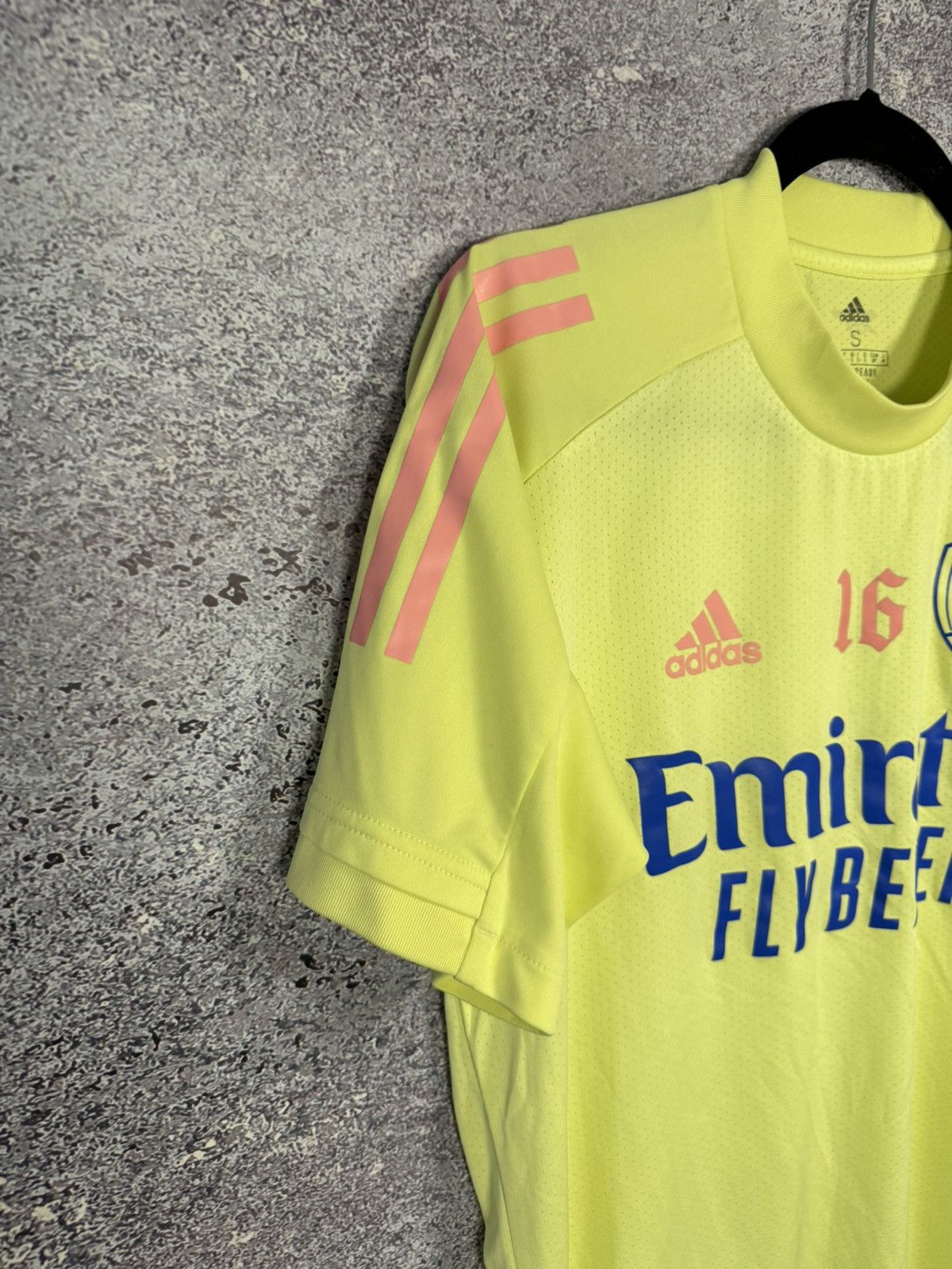 Adidas × Vintage Vintage Arsenal 2020 Adidas Pre match Jersey Blokcore S sz Size US S / EU 44-46 / 1 - 5 Thumbnail