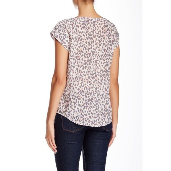 Joie Joie XS IVA Top Animal Print Silk Blouse Button Down Cap Sle Size XS / US 0-2 / IT 36-38 - 2 Thumbnail