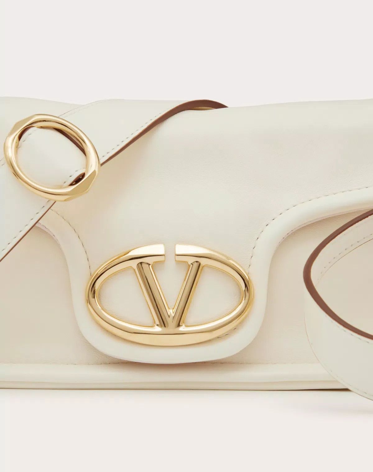 oc11z0725 Size:OS/1960 Nappa Leather Shoulder Bag in White