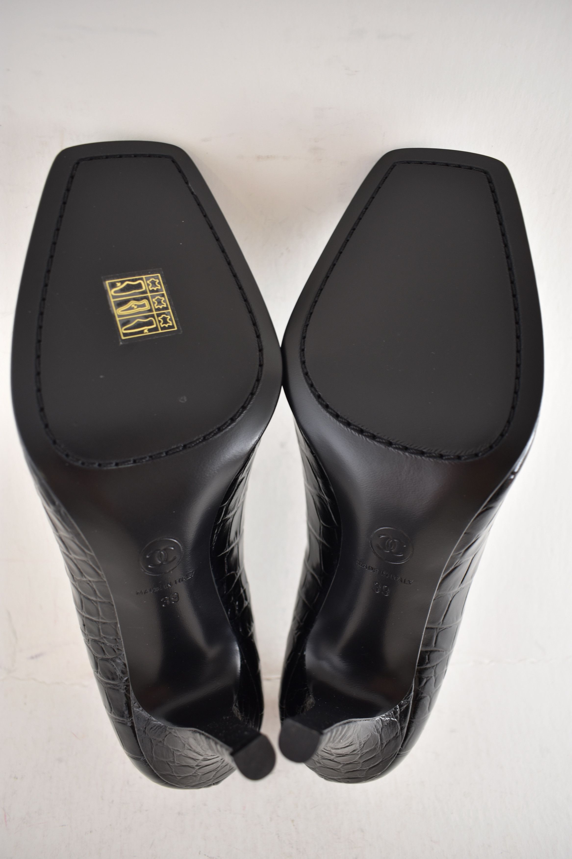 Chanel Chanel 26S Black Crocodile Croc Patent CC Logo Heel Pump 39 Size US 9 / IT 39 - 23 Thumbnail