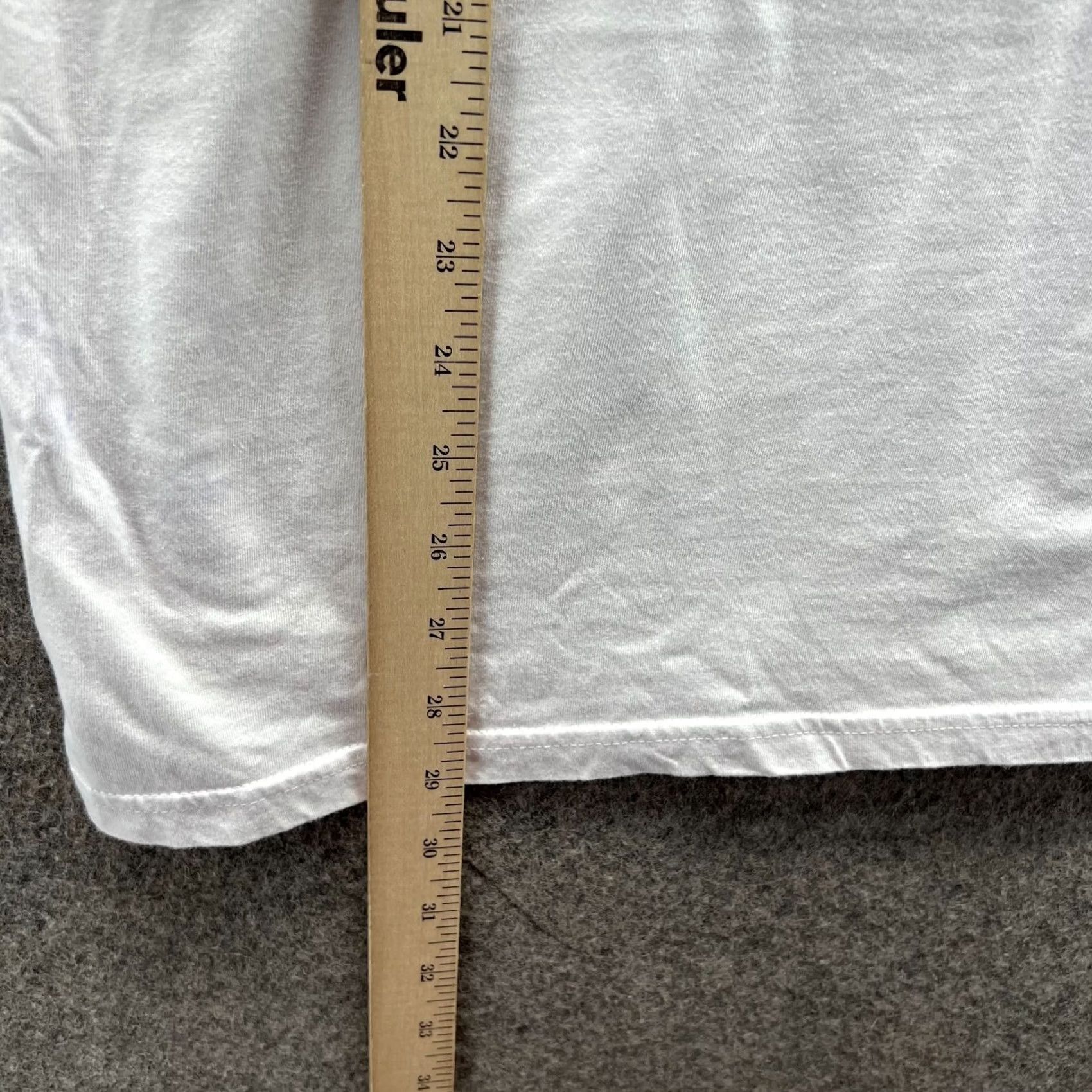Nike VINTAGE Nike Shirt Men XL White Crewneck Tee Swoosh Box Logo Cotton Logo Athletic Tee XL Size US XL / EU 56 / 4 - 4 Thumbnail