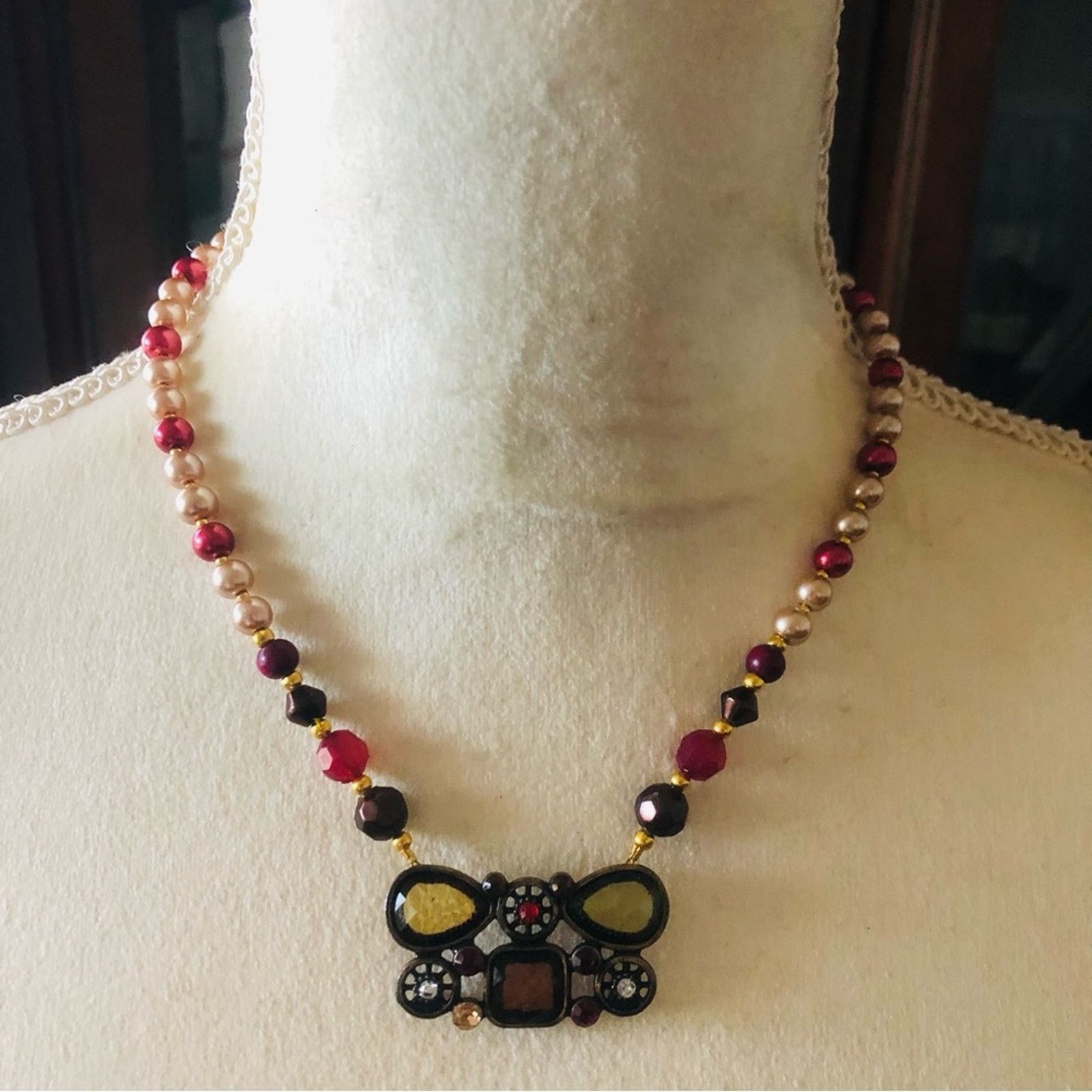 Handmade Handcrafted repurpose regal look pendant Pearl necklace Size ONE SIZE - 2 Thumbnail