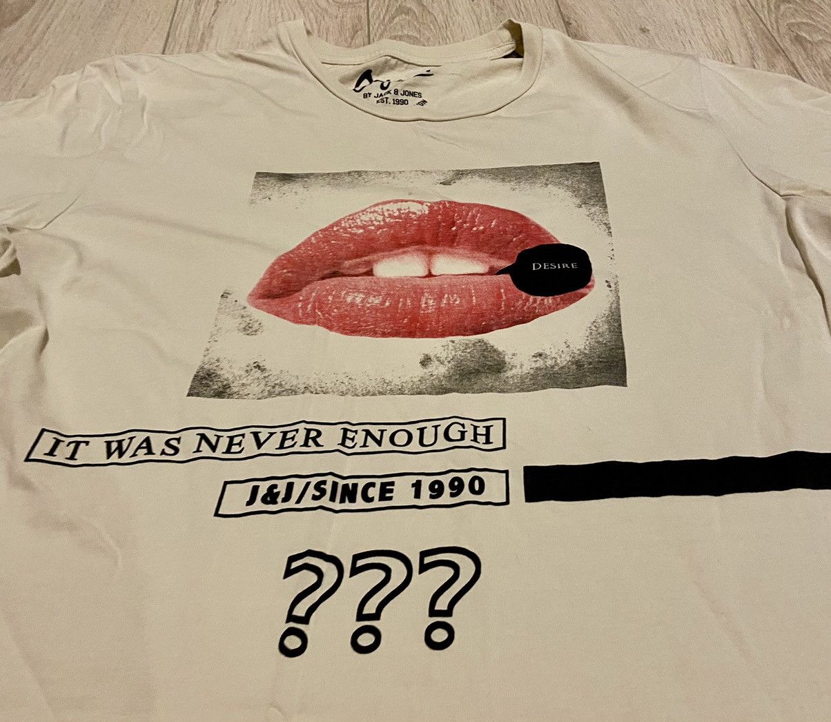 Band Tees Jack & Jones desire lips print tee Size US XL / EU 56 / 4 - 3 Thumbnail