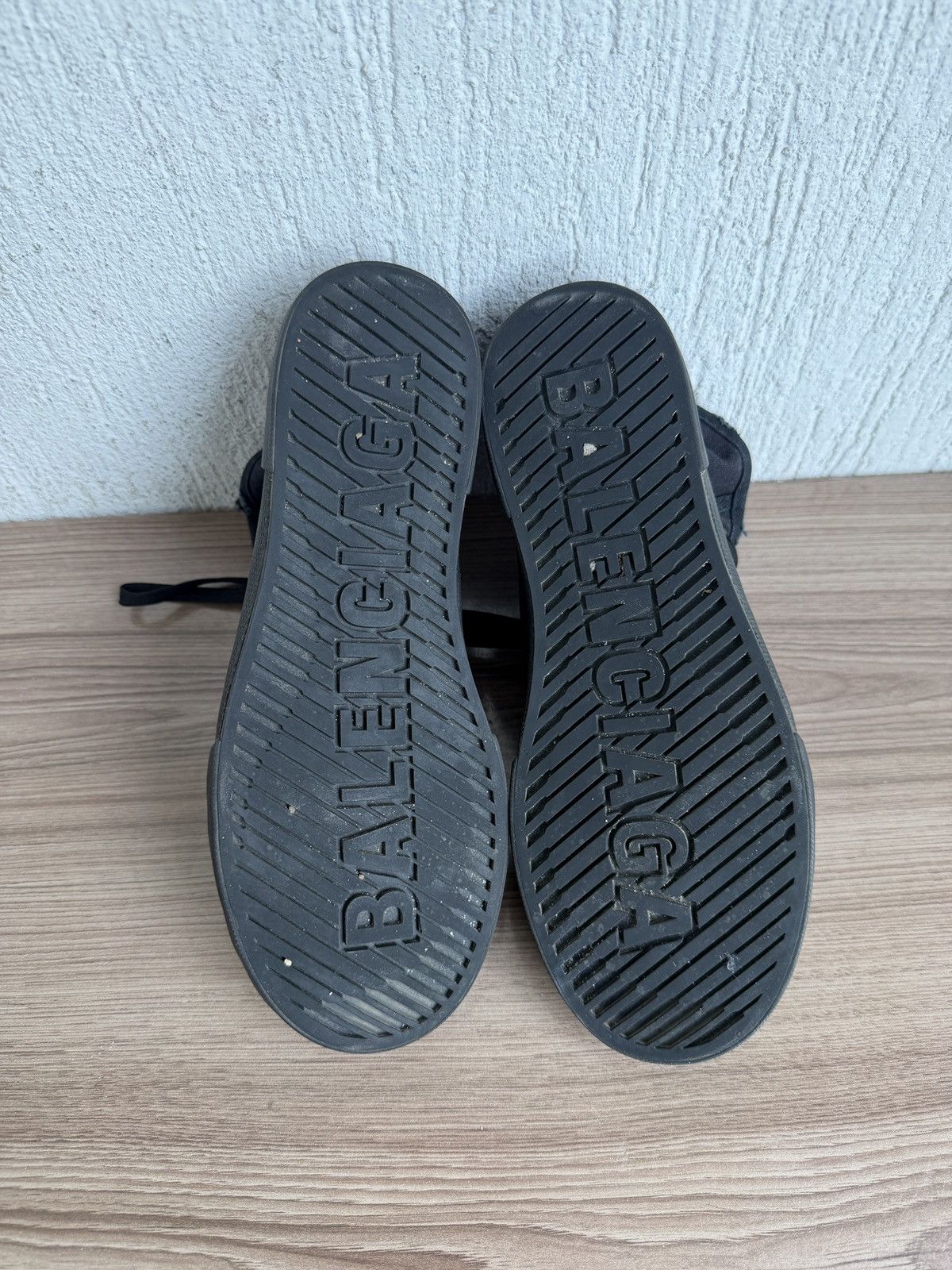 Balenciaga Distress paris sneaker Size US 7 / IT 37 - 17 Thumbnail