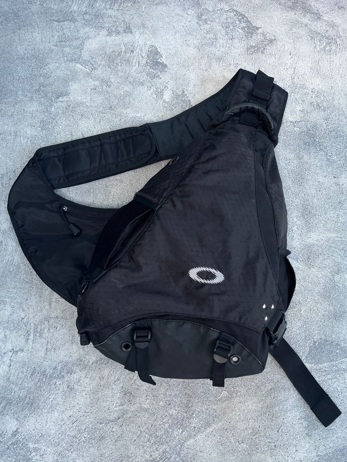 2000’s Oakley Software Sandbag Crossbody Bag Mad Science