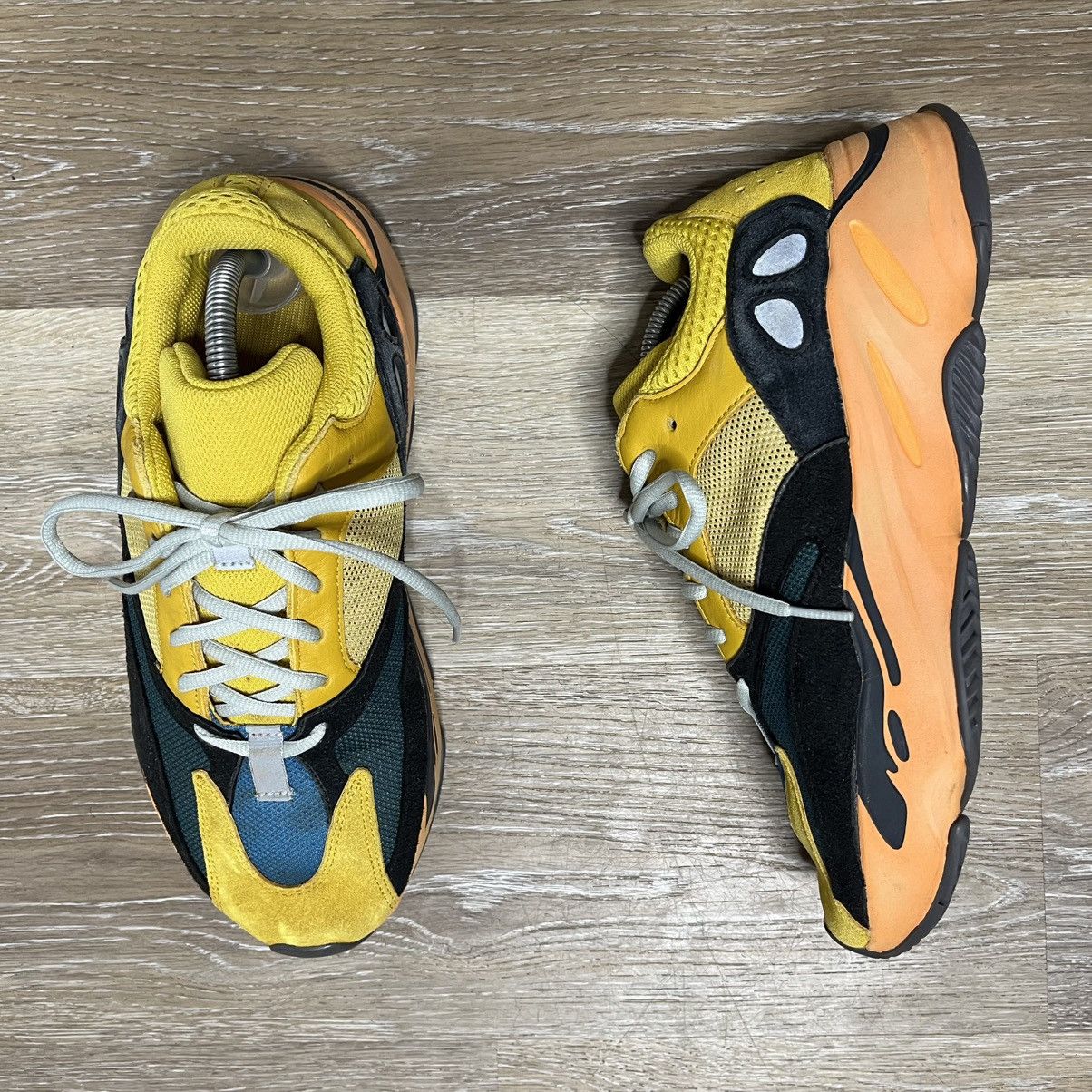 Adidas sun yellow yeezy 700 Size US 10.5 / EU 43-44 - 2 Thumbnail