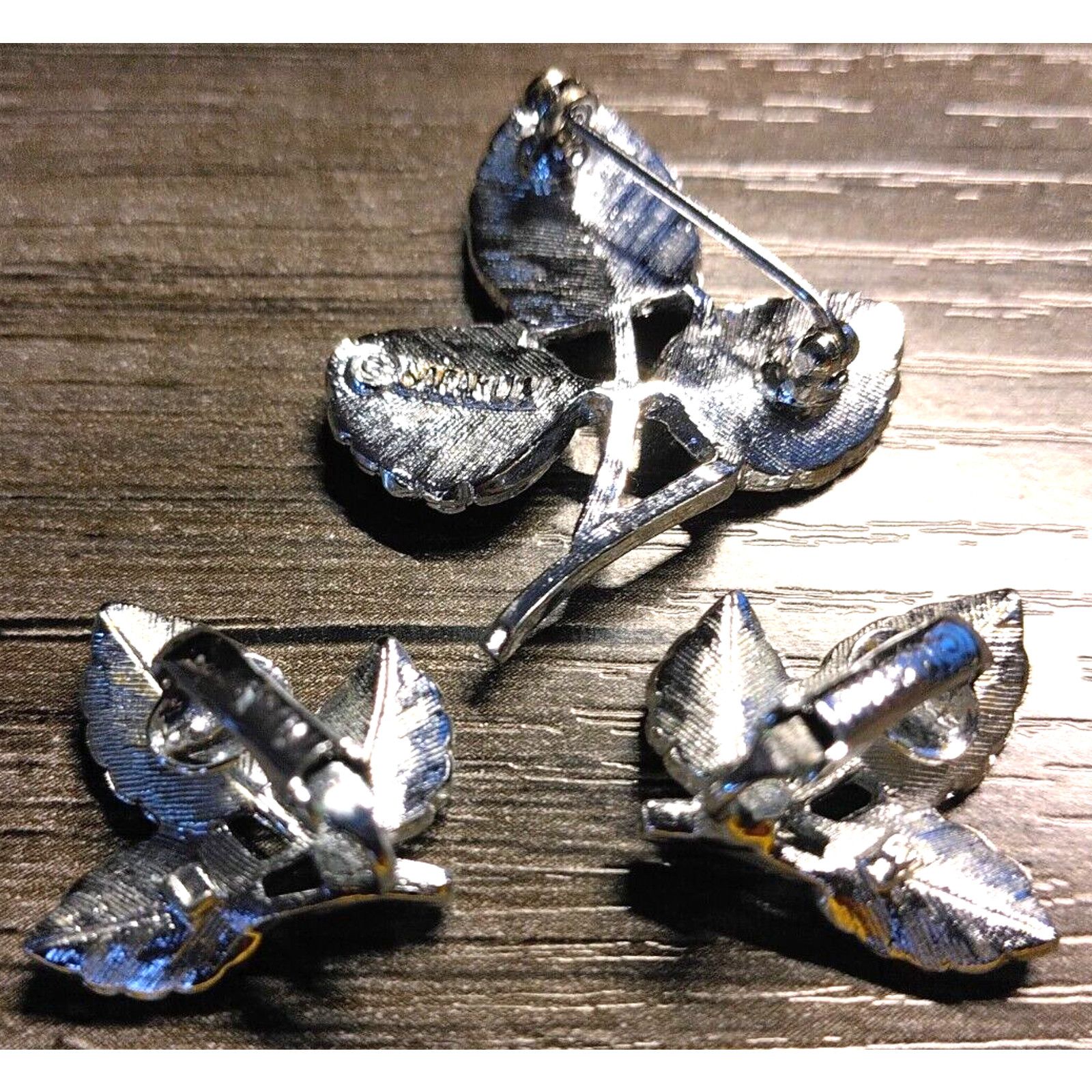 The Unbranded Brand Sarah Coventry Three Leaf Leaves Brooch Pin & Clip Earrings Size ONE SIZE - 2 Thumbnail