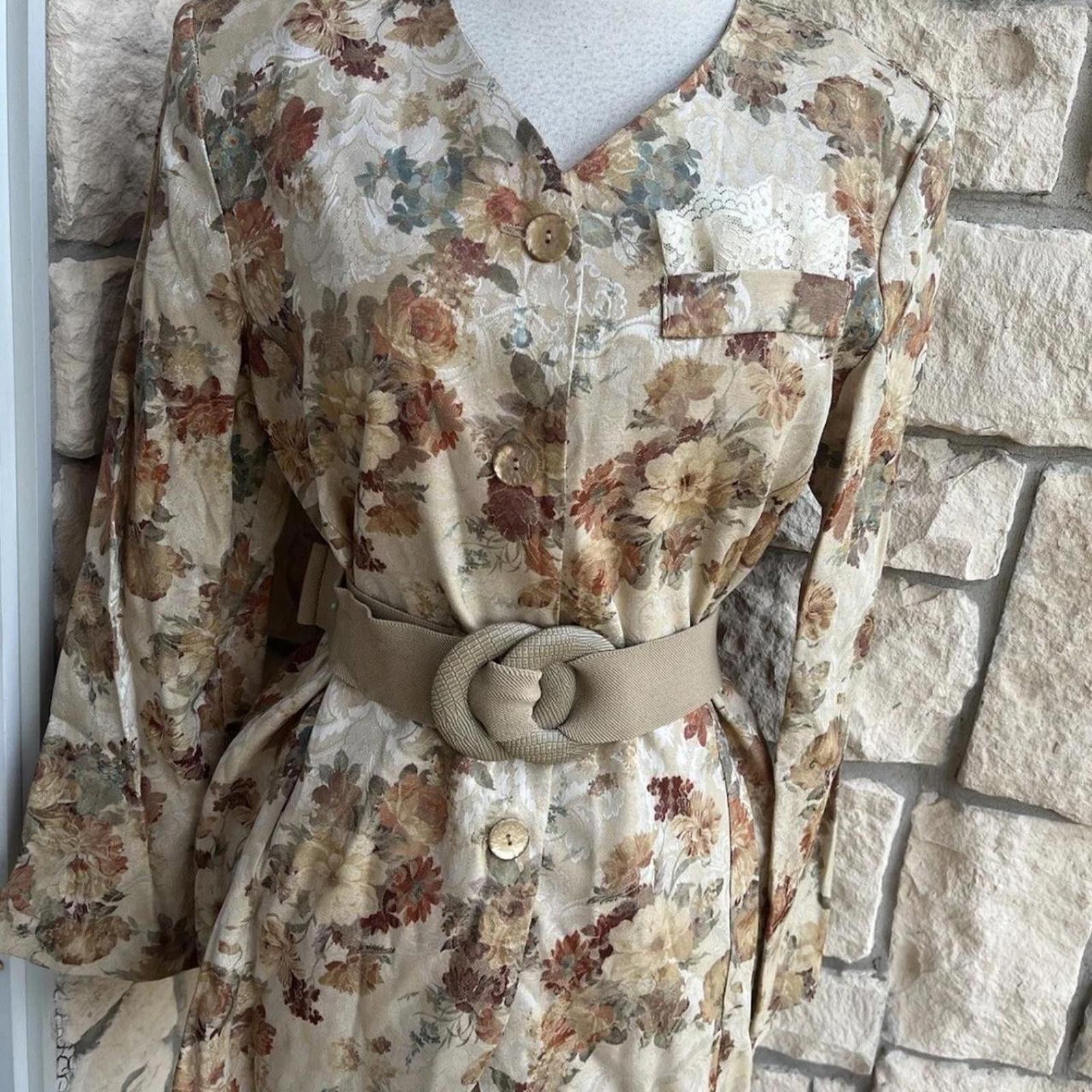 Other Beautiful vintage, ruffle collar, waist floraldress Size M / US 6-8 / IT 42-44 - 1 Thumbnail