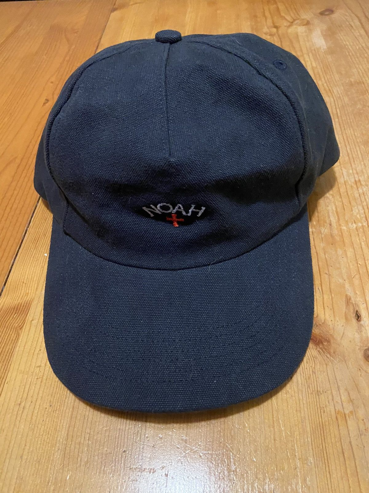 Noah Noah core logo 5 panel snapback. Heavy cotton twill in navy. Size ONE SIZE - 1 Thumbnail