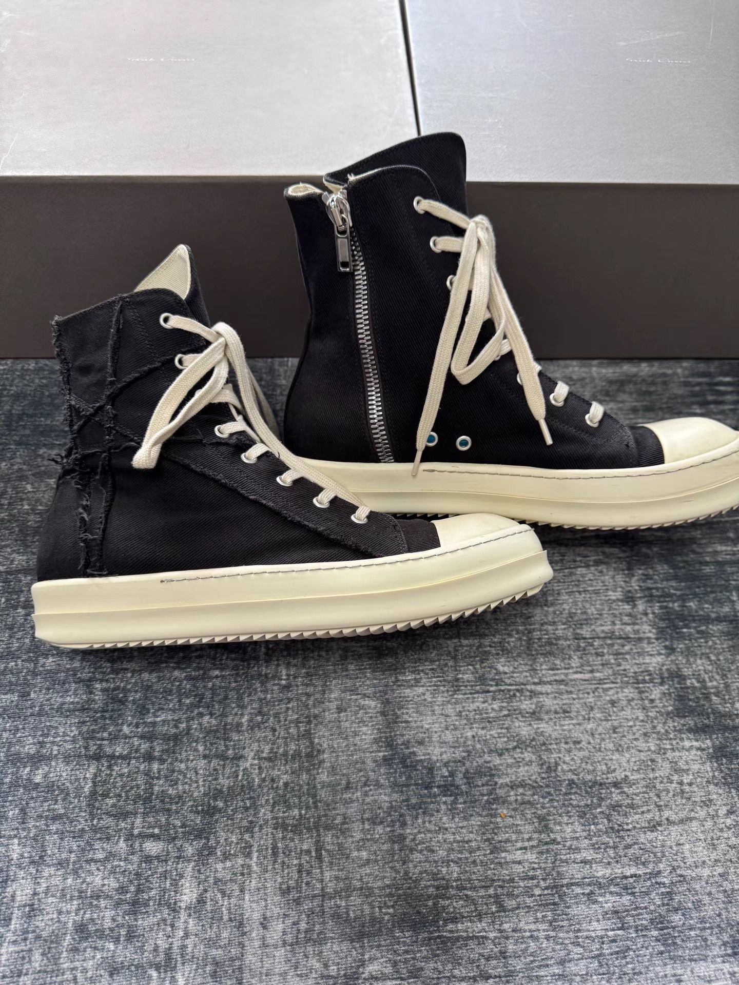 Rick Owens Rick Owens distressed mismatched Converse Size US 9 / EU 42 - 3 Thumbnail