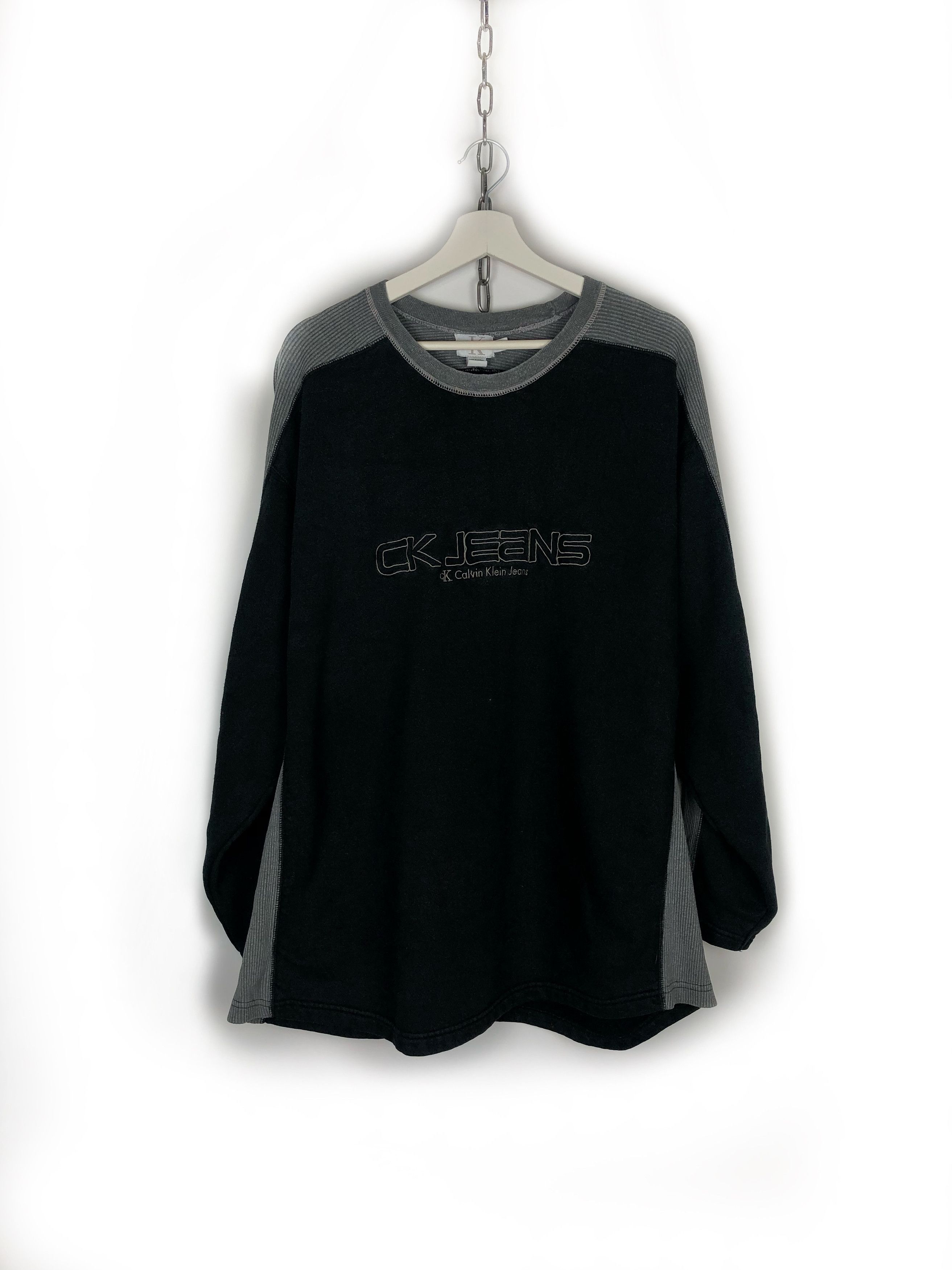 Calvin Klein Calvin Klein Jeans Sweatshirt Center Logo Vintage size L Size US L / EU 52-54 / 3 - 1 Thumbnail