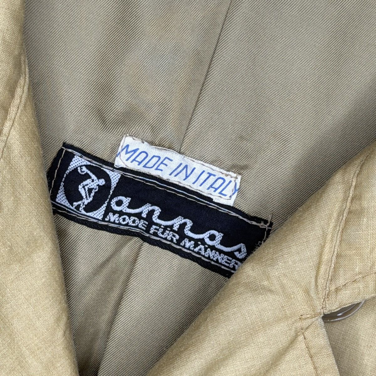 Vintage Vintage Trench Coat Beige Made in Italy Avant Garde 80s 90s Size US M / EU 48-50 / 2 - 6 Thumbnail