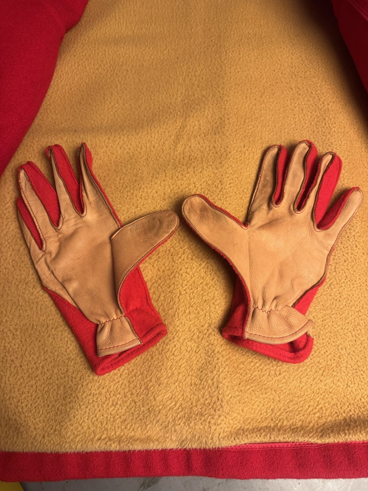 Other Vintage 60/70s Melton Red Wool Jacket with Gloves Size US L / EU 52-54 / 3 - 9 Thumbnail