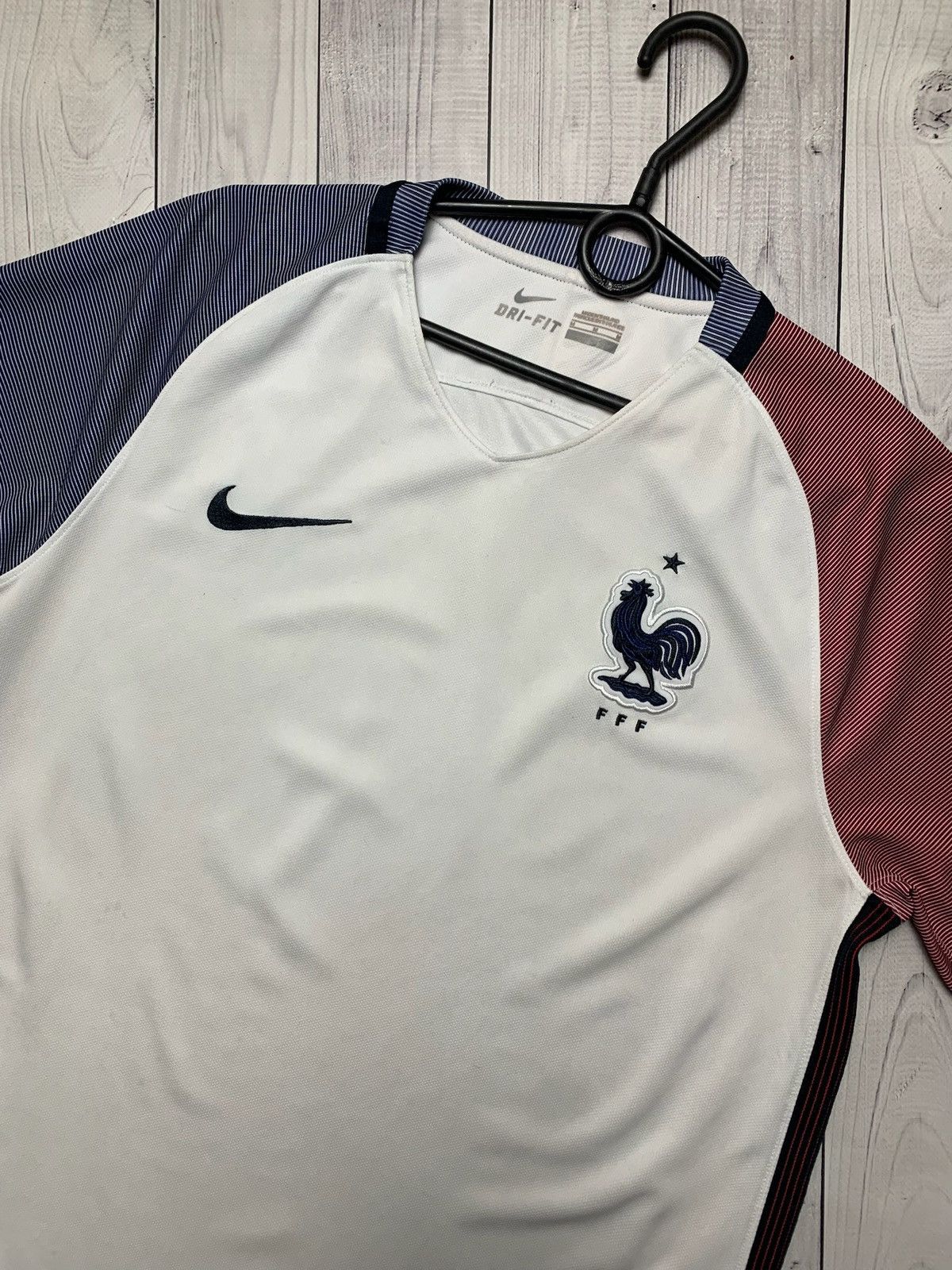 Nike × Vintage Vintage Nike France soccer jersey size M Size US M / EU 48-50 / 2 - 2 Thumbnail